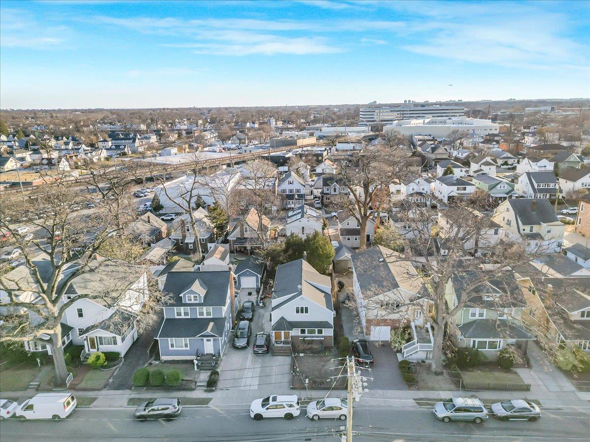 Single Family Lincoln  Nassau County, NY 11580, MLS-822670-29