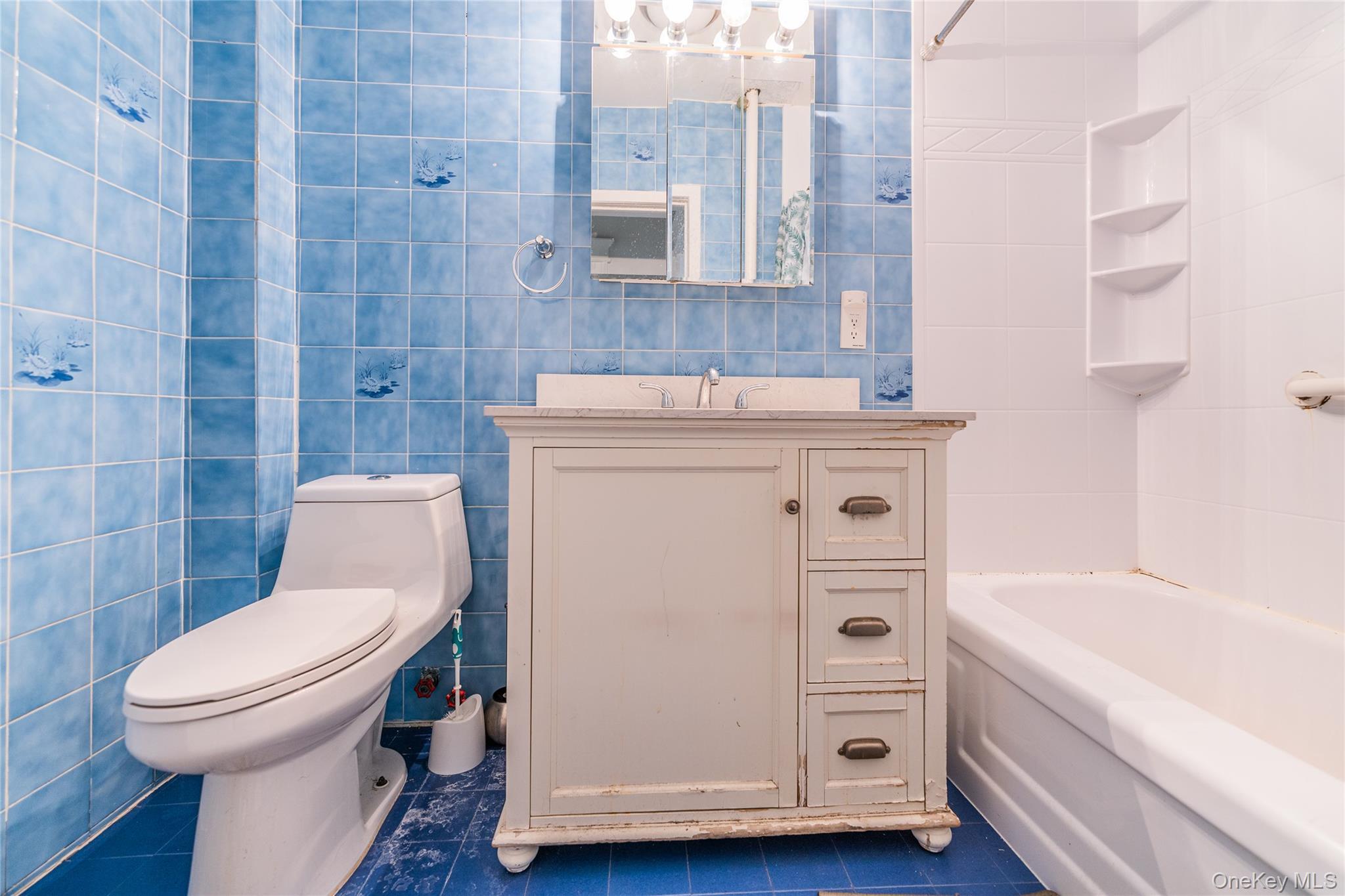 Single Family 68th Road Queens, NY 11379, MLS-822737-16