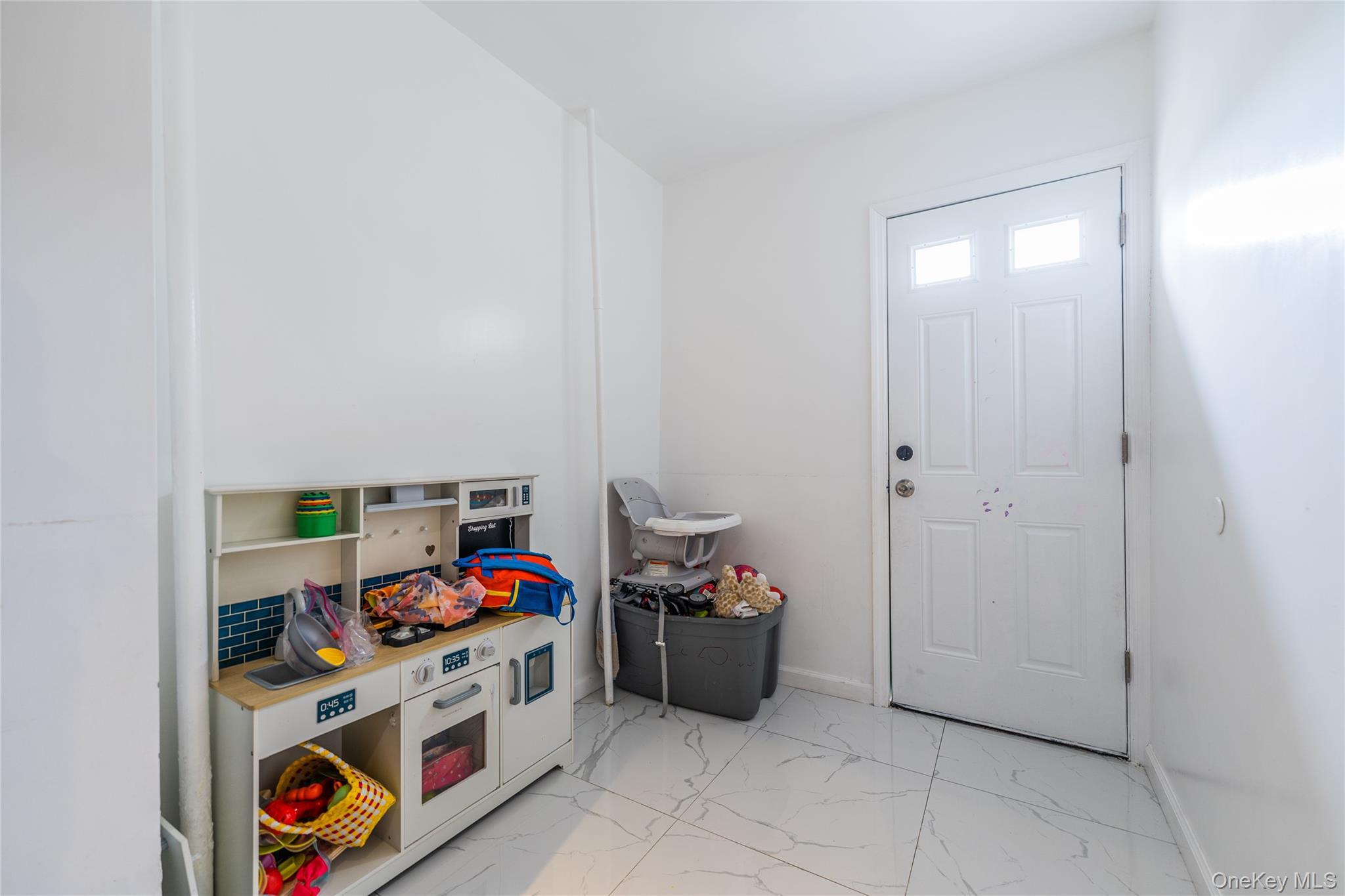 Single Family 68th Road Queens, NY 11379, MLS-822737-8