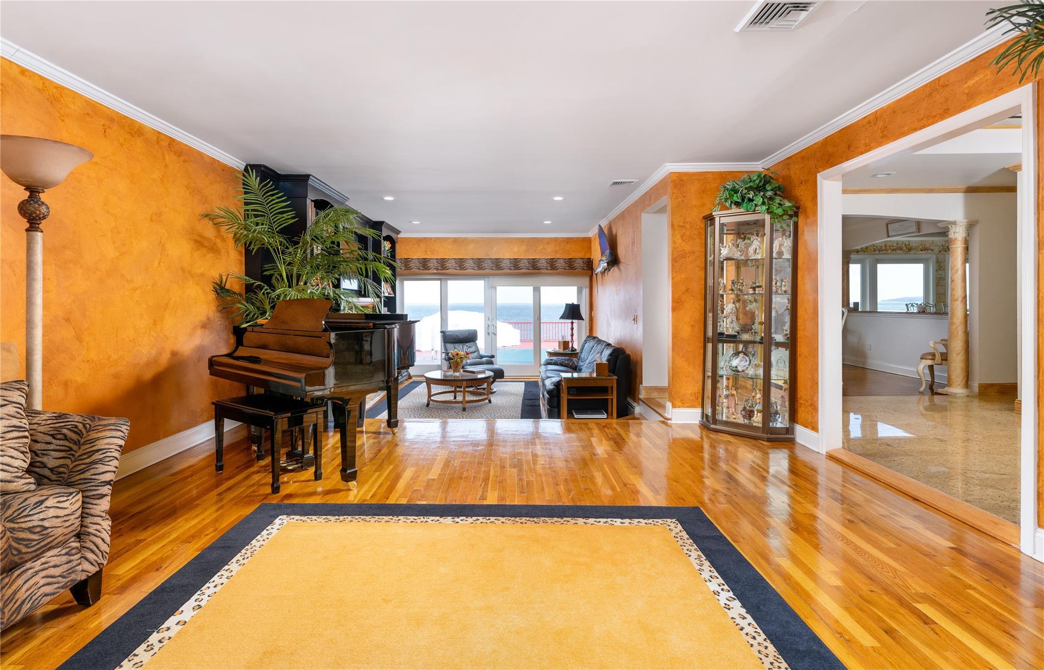 Single Family Oak Point  Nassau County, NY 11709, MLS-822776-12