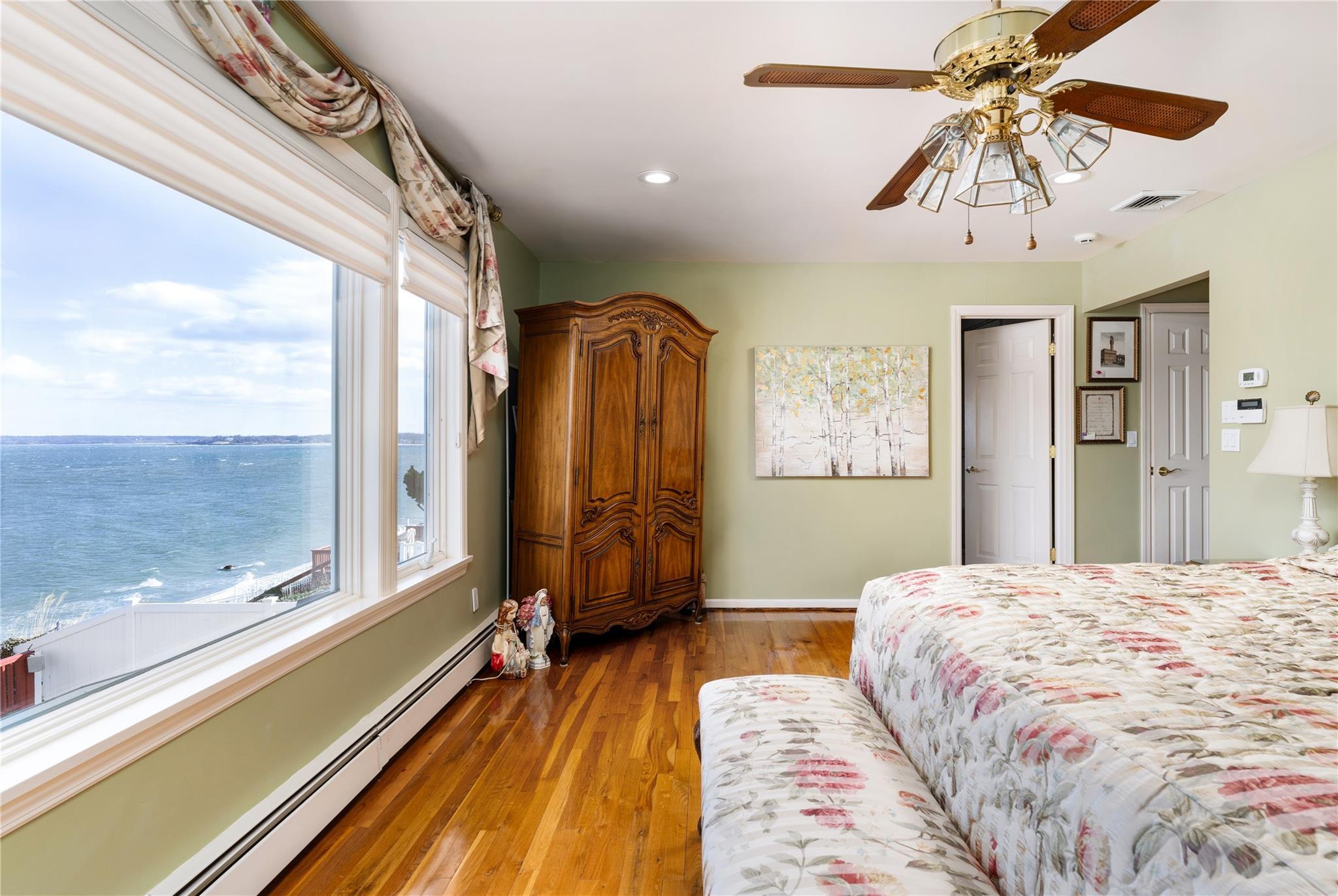 Single Family Oak Point  Nassau County, NY 11709, MLS-822776-16