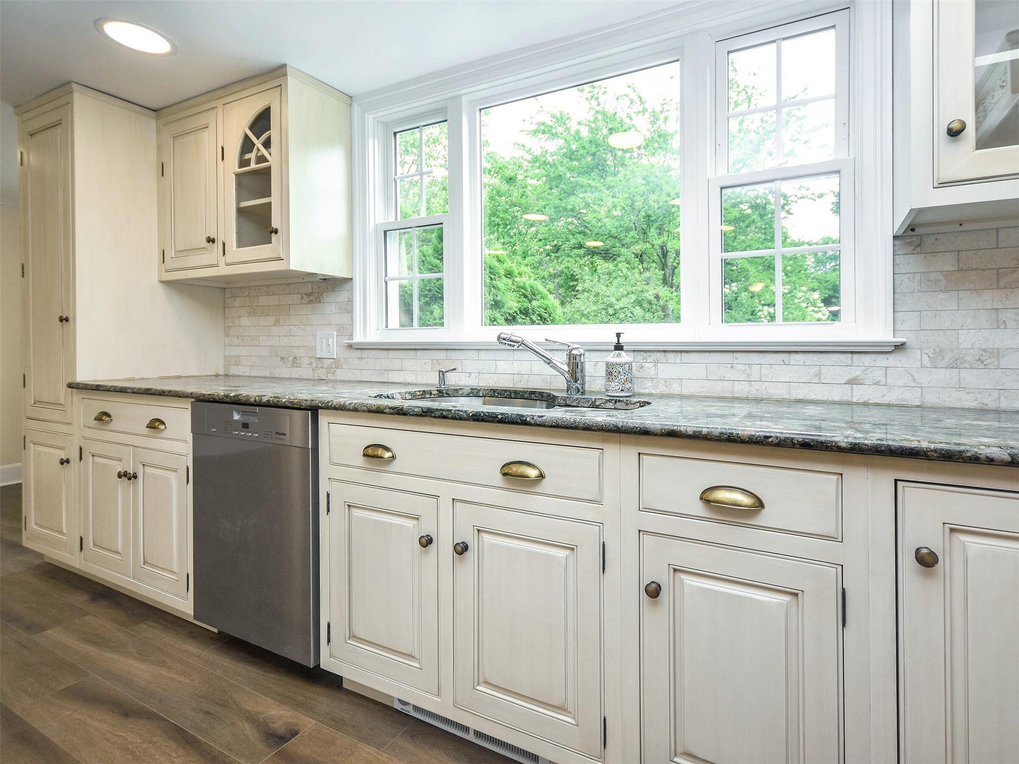 Apartment Pinetree  Nassau County, NY 11568, MLS-822855-10