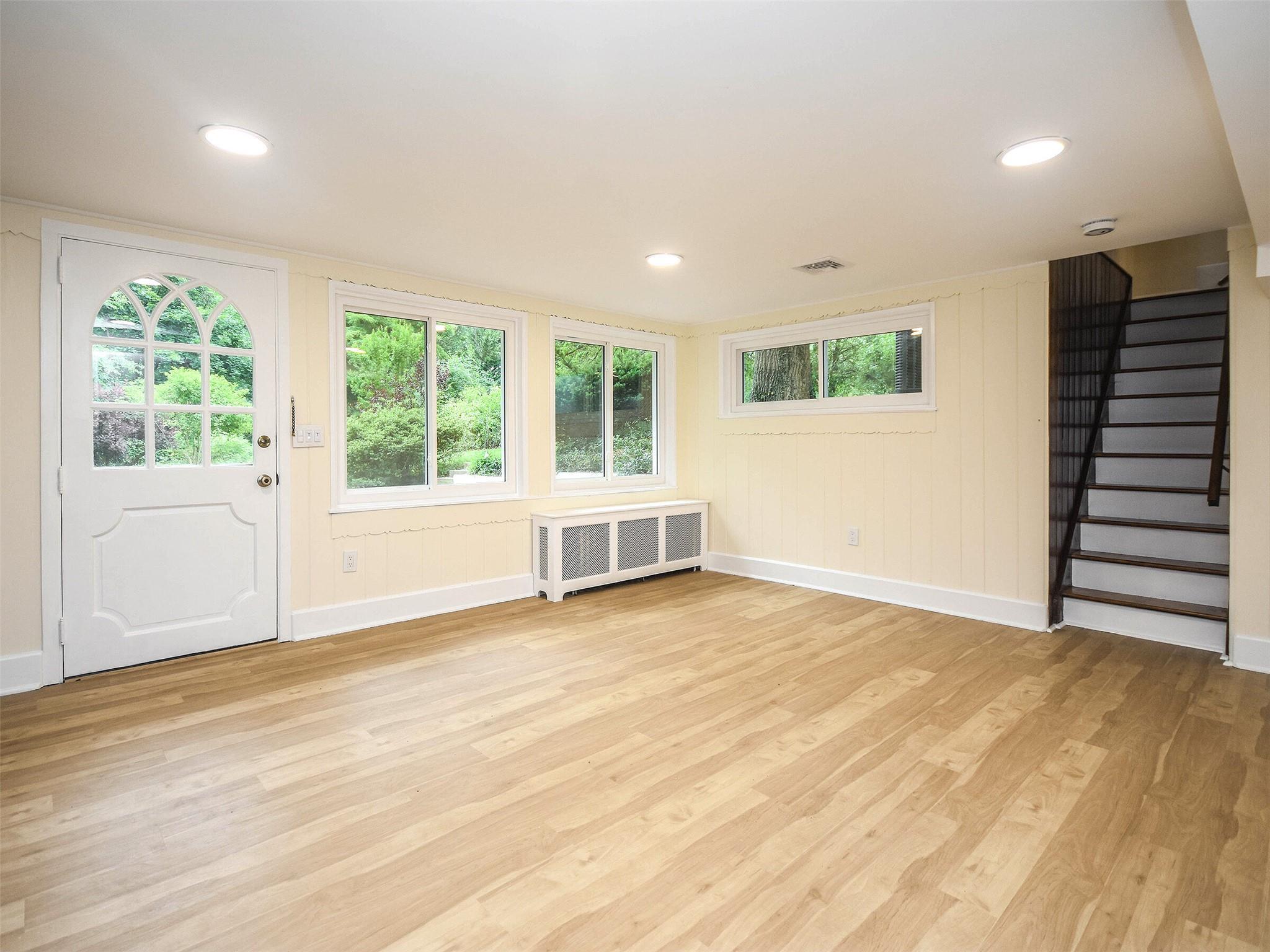 Apartment Pinetree  Nassau County, NY 11568, MLS-822855-14