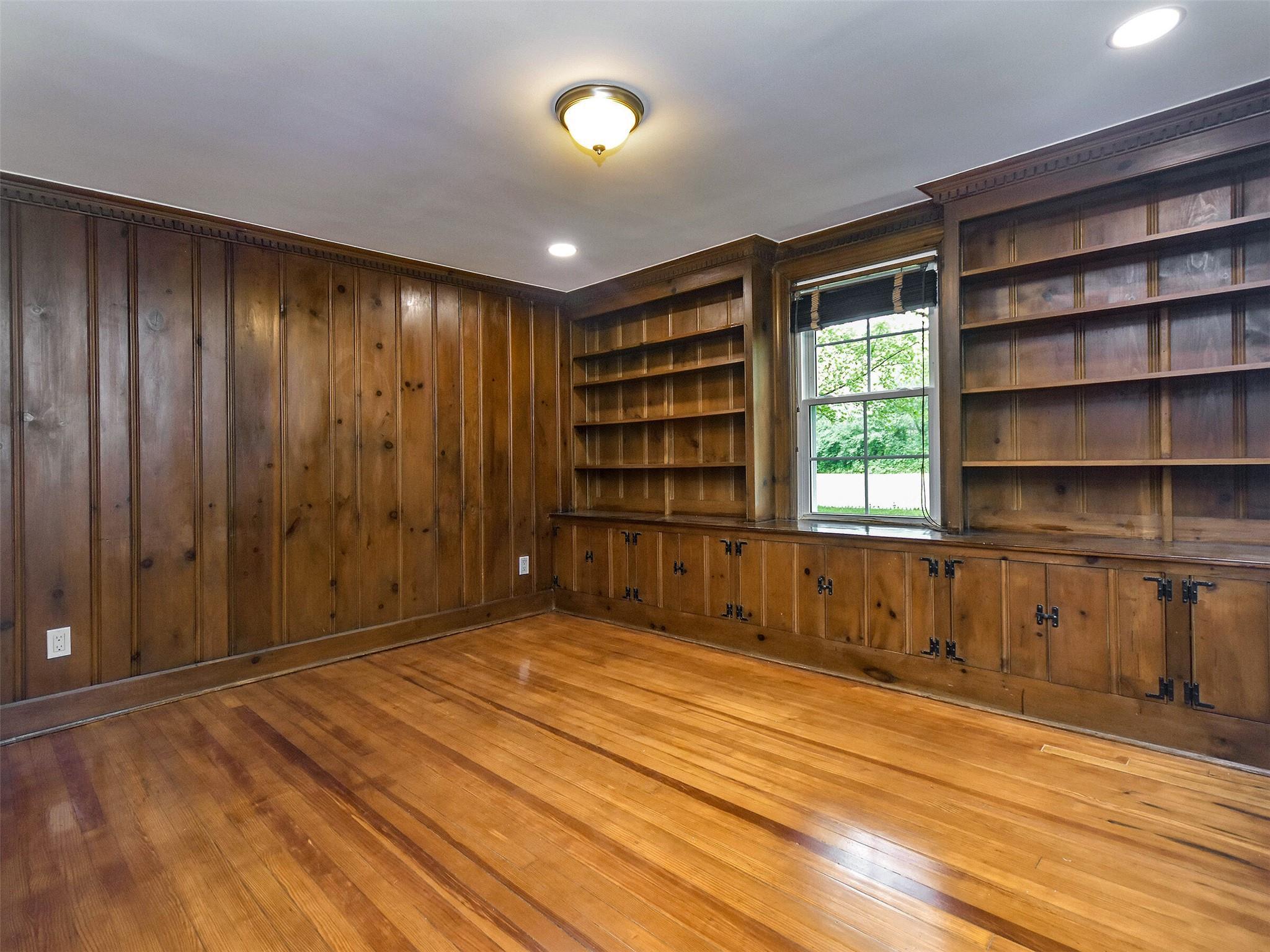 Apartment Pinetree  Nassau County, NY 11568, MLS-822855-18