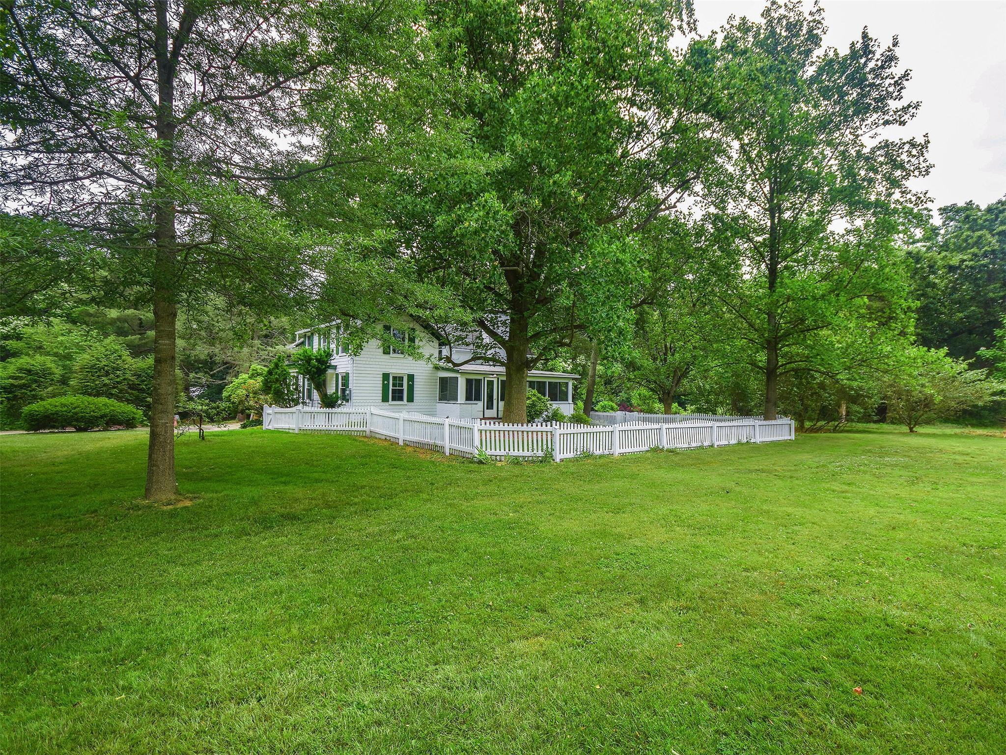 Apartment Pinetree  Nassau County, NY 11568, MLS-822855-2