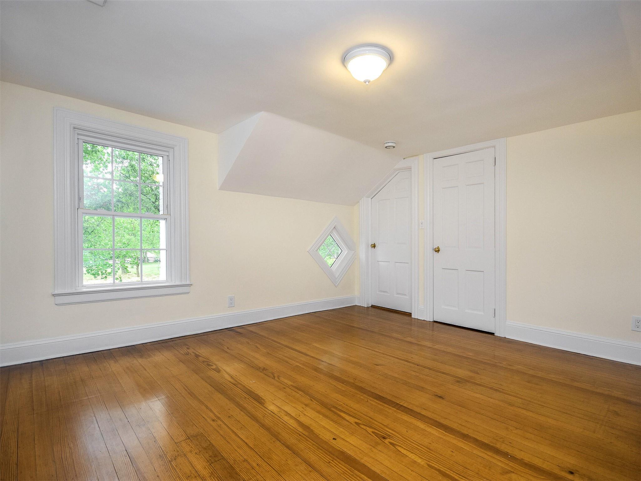 Apartment Pinetree  Nassau County, NY 11568, MLS-822855-23