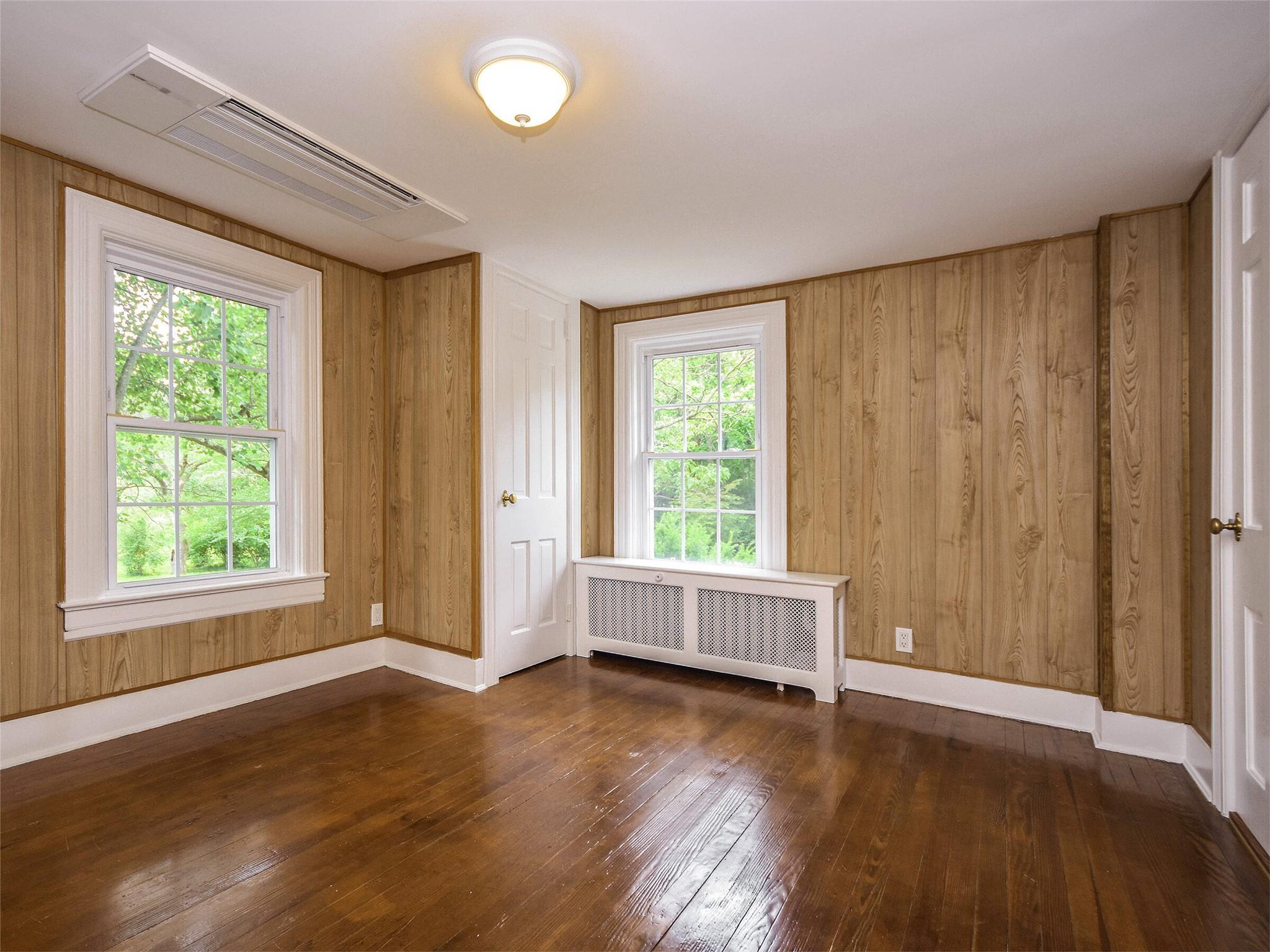 Apartment Pinetree  Nassau County, NY 11568, MLS-822855-24