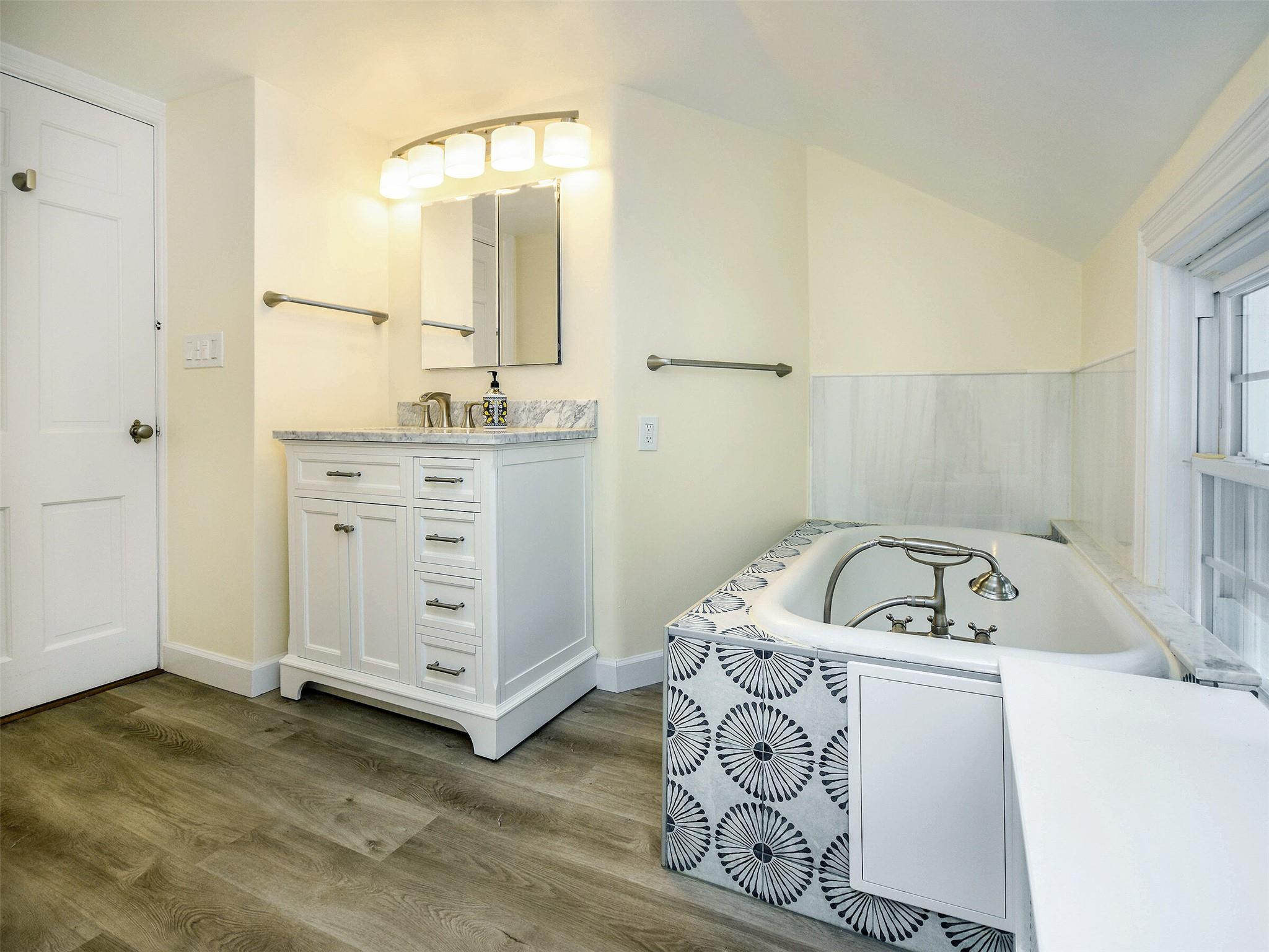 Apartment Pinetree  Nassau County, NY 11568, MLS-822855-28
