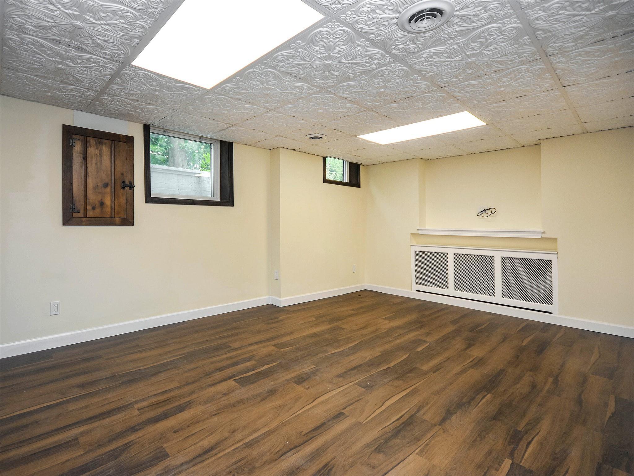 Apartment Pinetree  Nassau County, NY 11568, MLS-822855-31