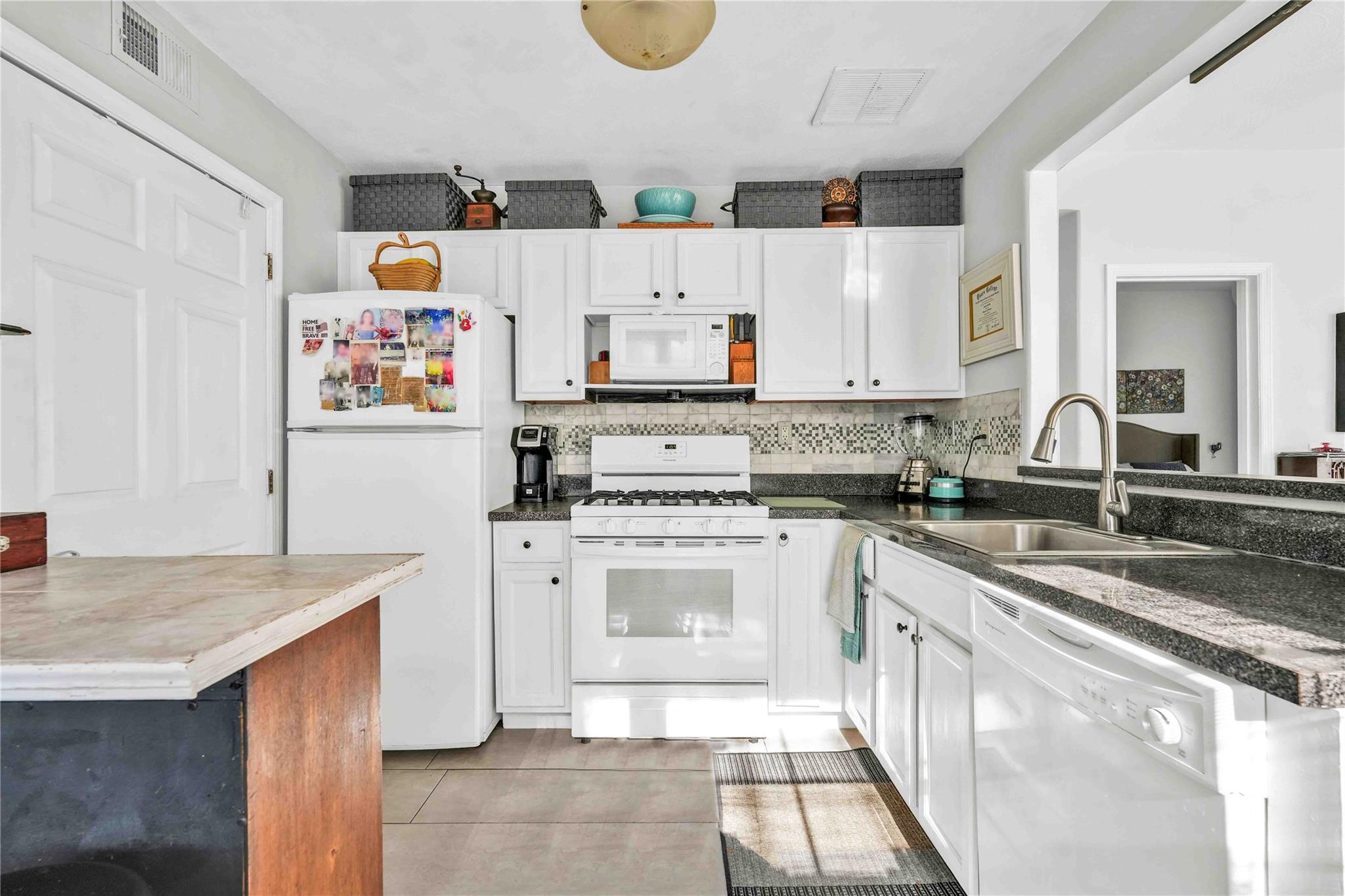 Single Family Beach 74th  Queens, NY 11692, MLS-822929-37