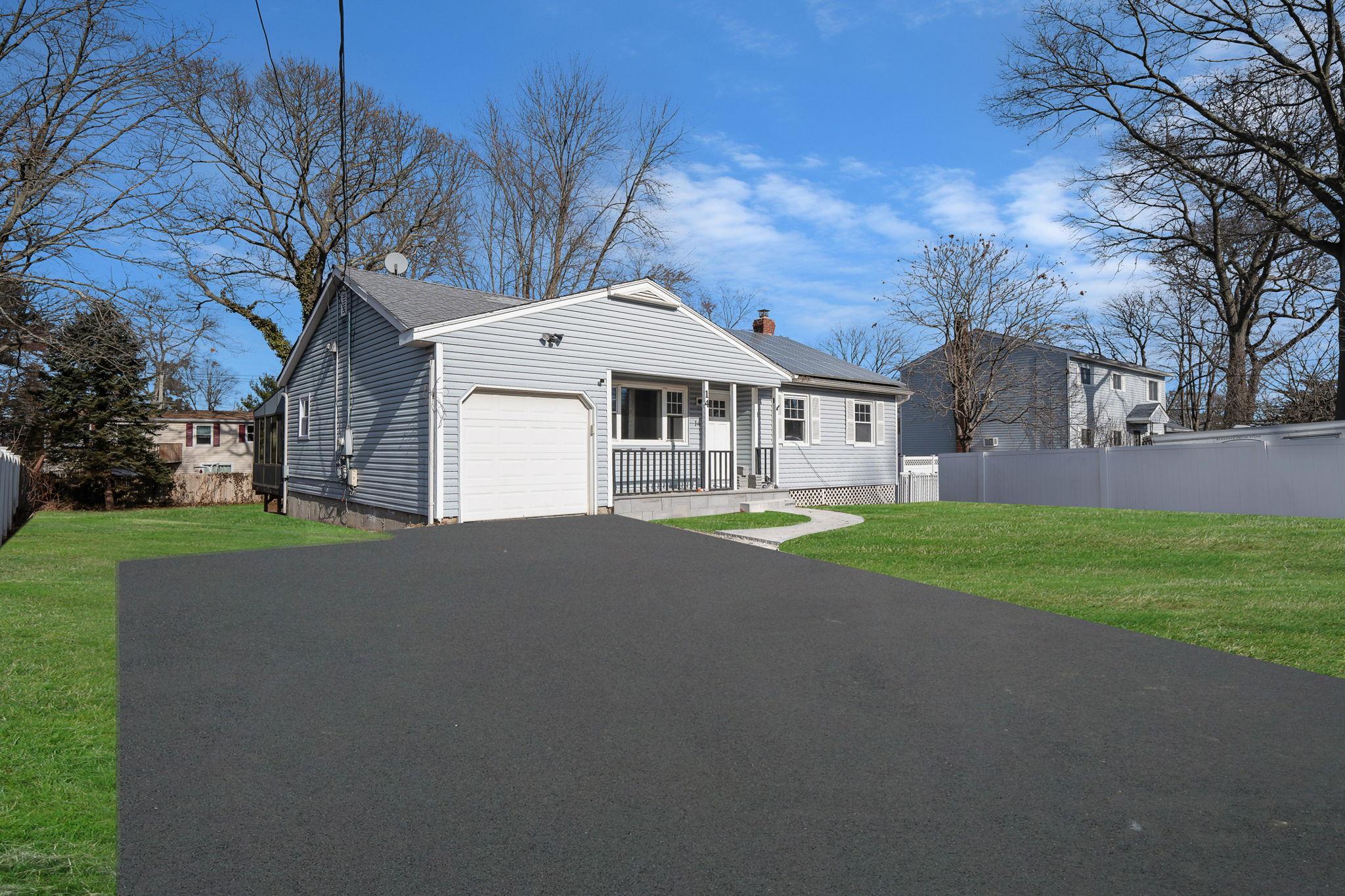Single Family Emily  Suffolk County, NY 11779, MLS-823007-3