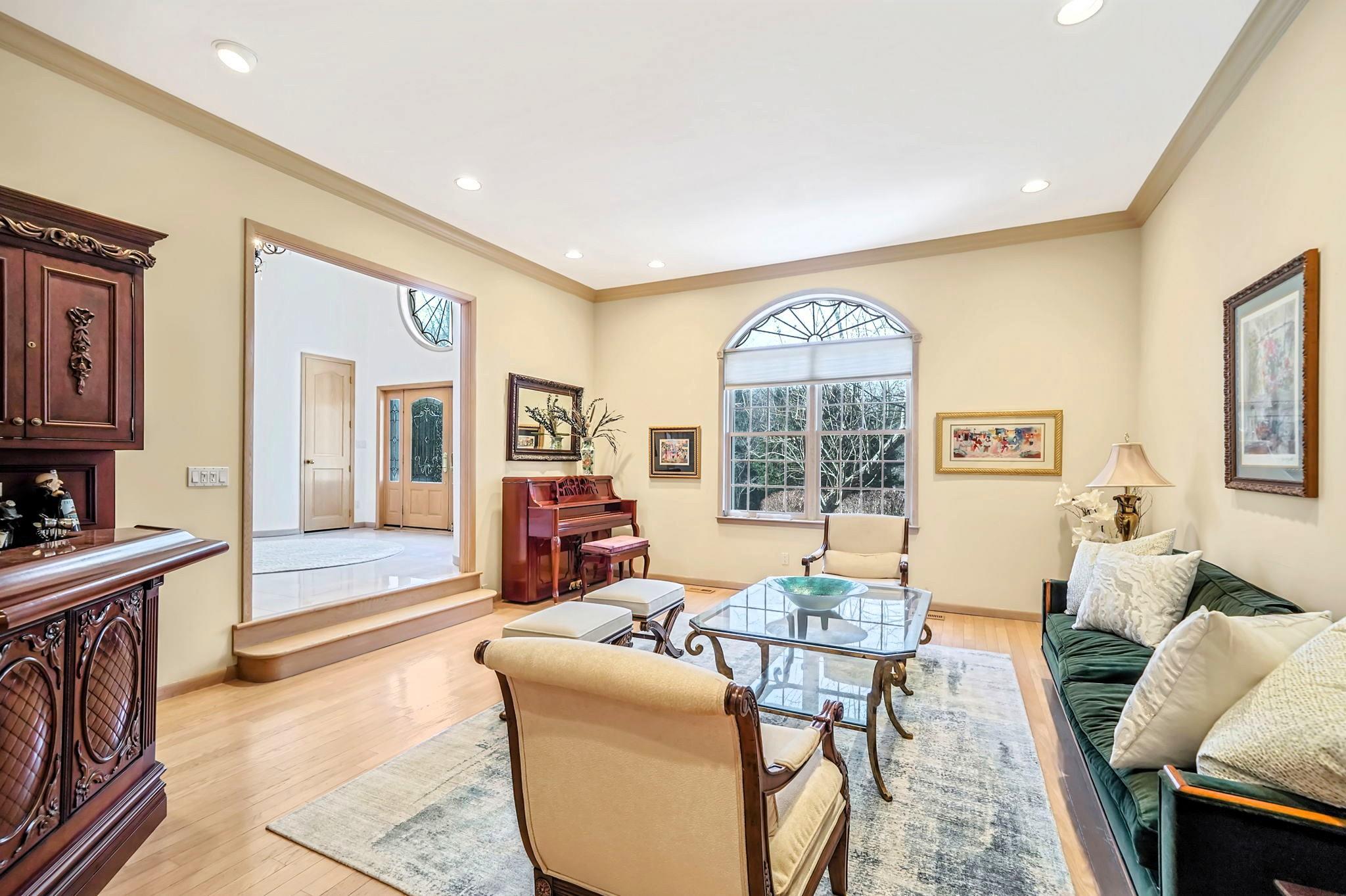 Single Family Swan  Suffolk County, NY 11780, MLS-823087-11
