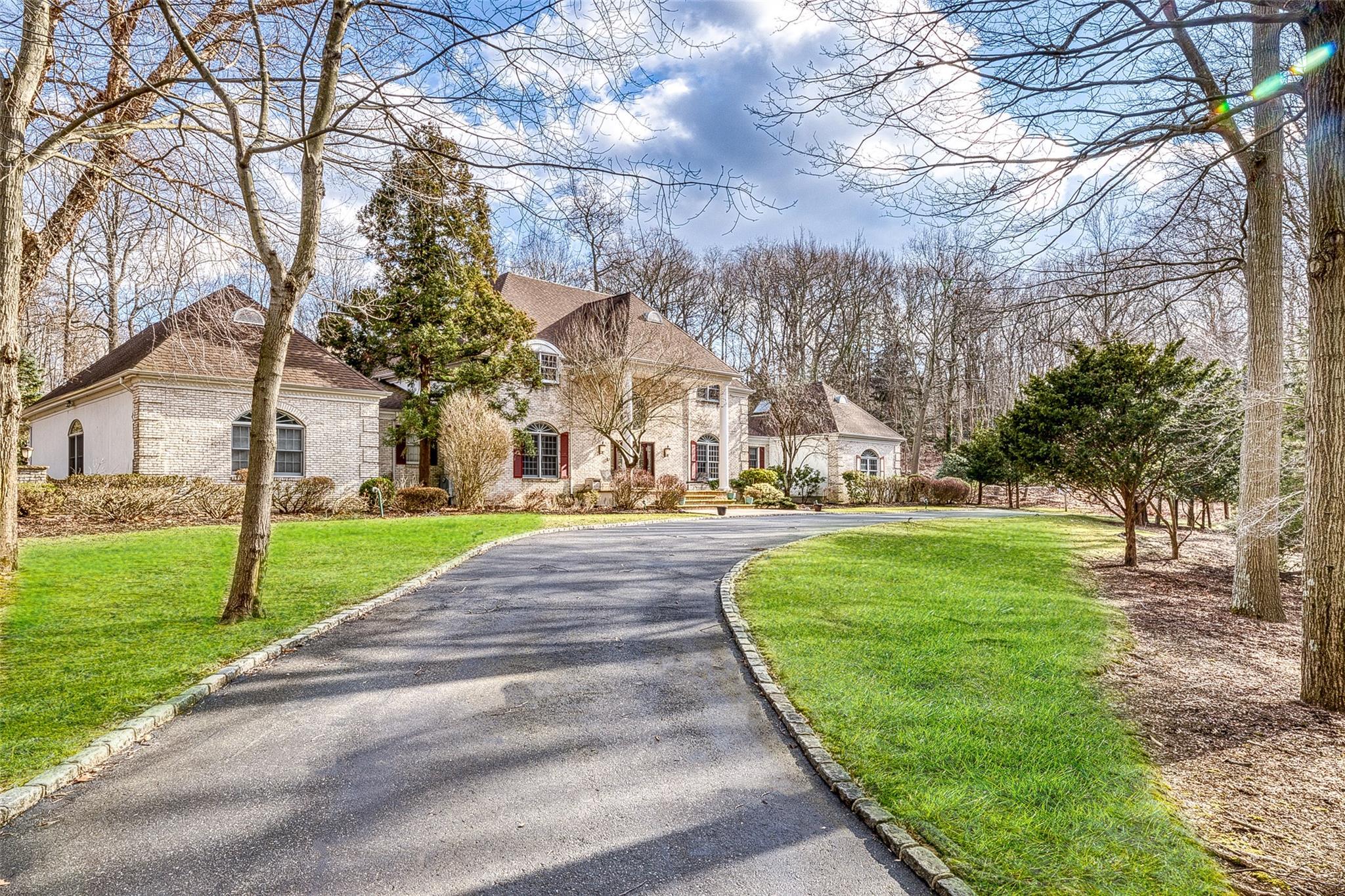 Single Family Swan  Suffolk County, NY 11780, MLS-823087-2