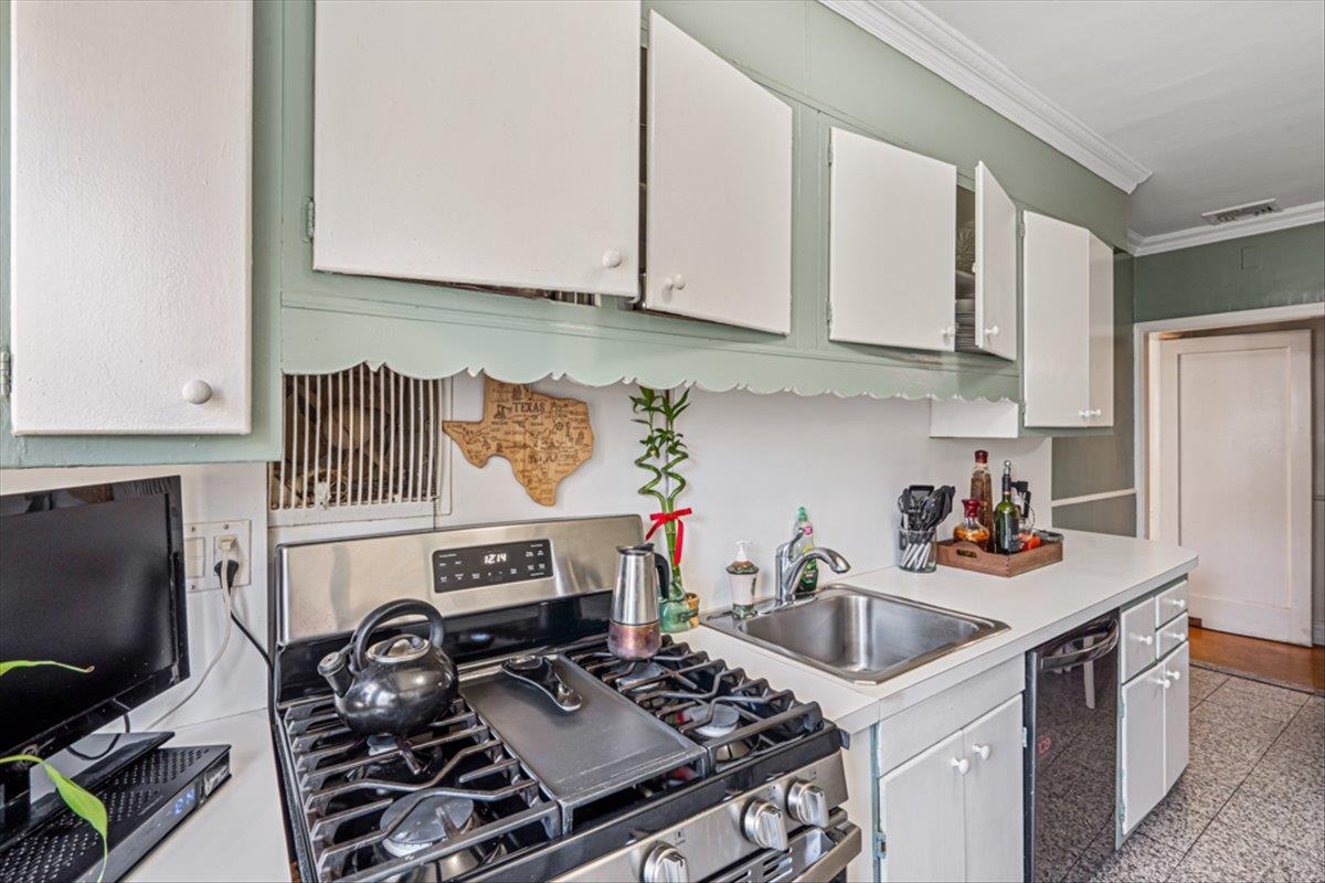 Single Family 87th  Queens, NY 11372, MLS-823141-10