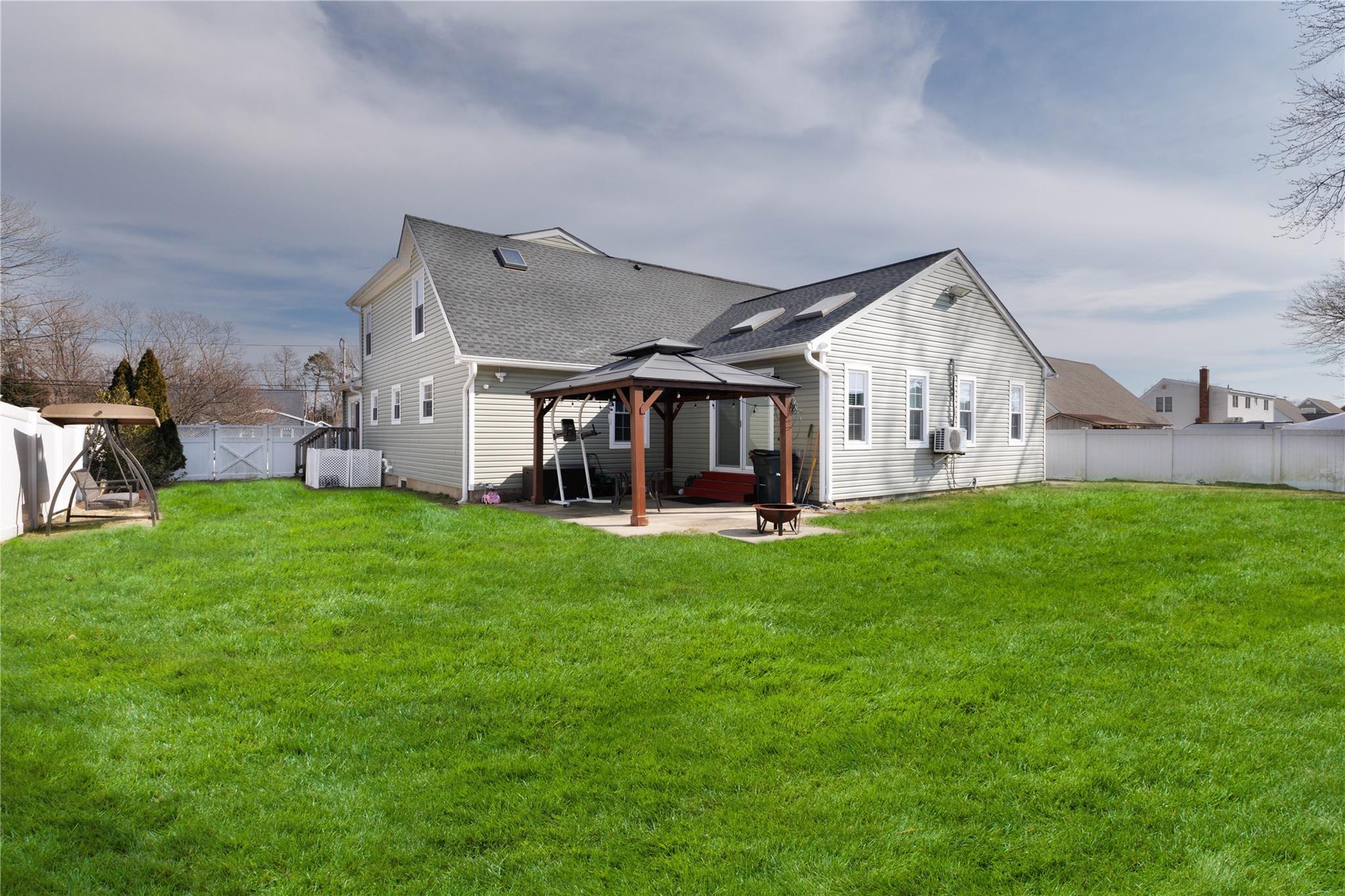 Single Family Raft  Suffolk County, NY 11741, MLS-823186-3