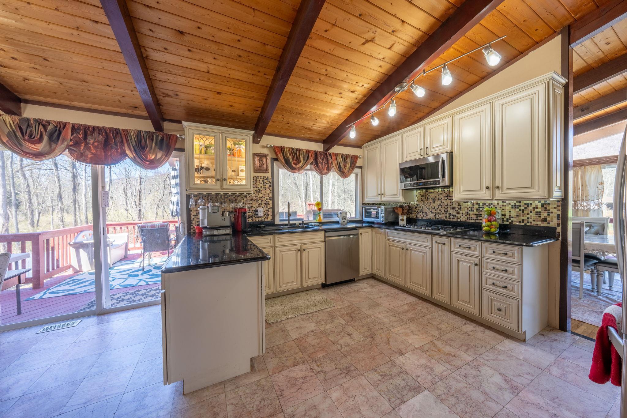 Single Family Haverstraw  Rockland County, NY 10901, MLS-823206-8