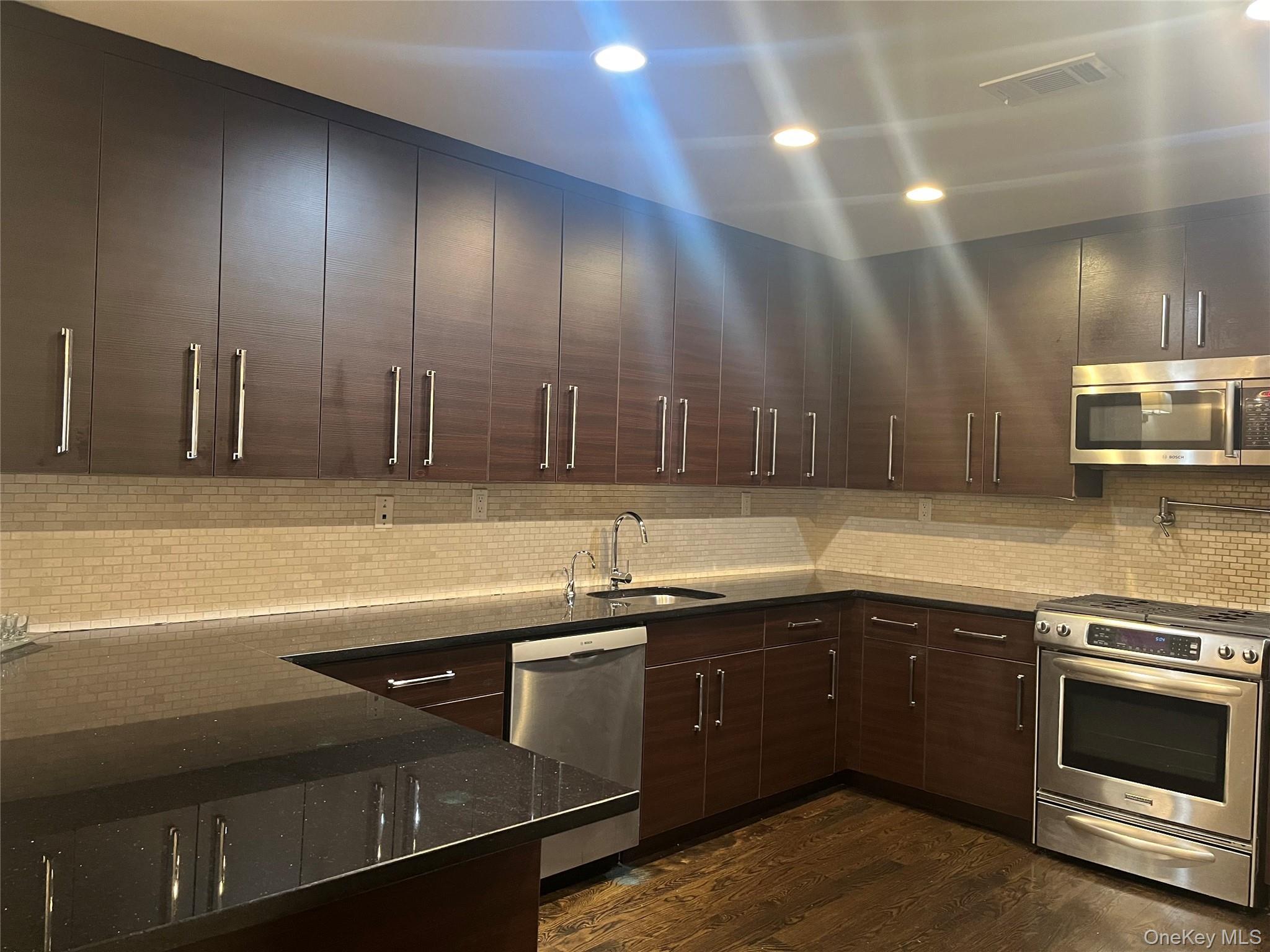 Condo Central  Nassau County, NY 11559, MLS-823351-18