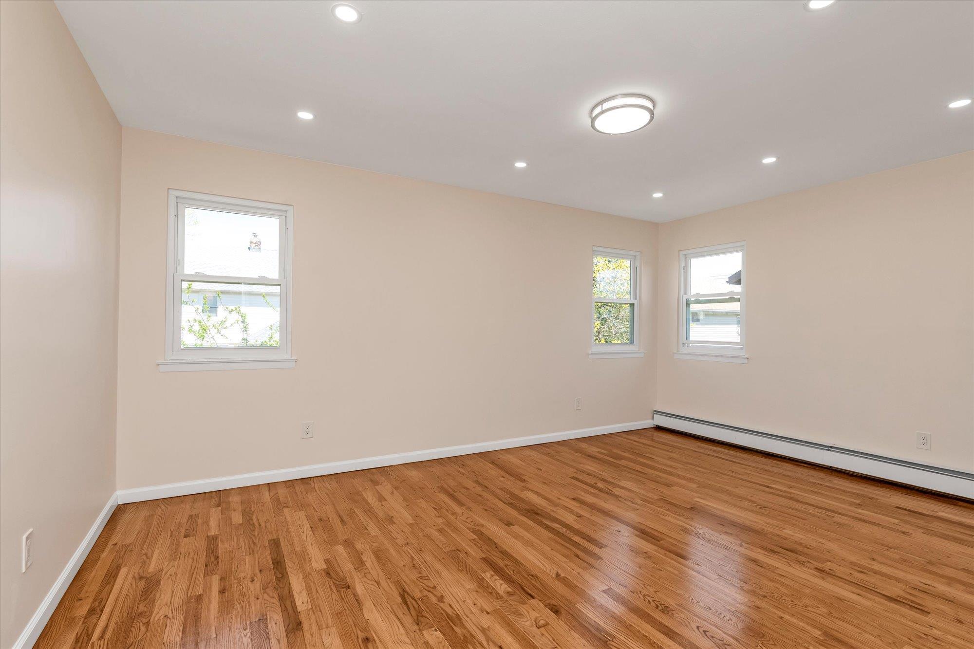 Single Family Woodward  Nassau County, NY 11577, MLS-823391-16