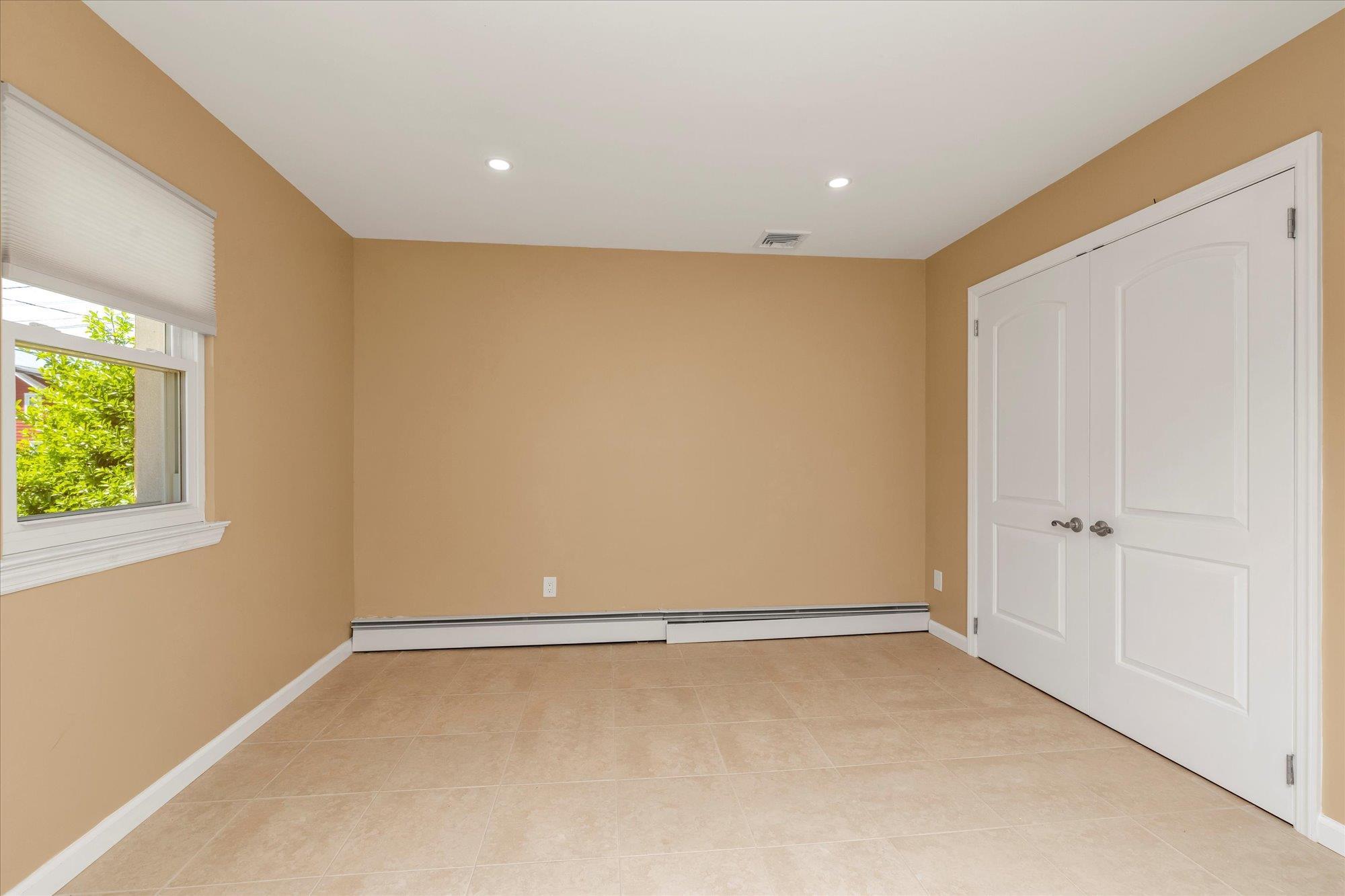 Single Family Woodward  Nassau County, NY 11577, MLS-823391-24