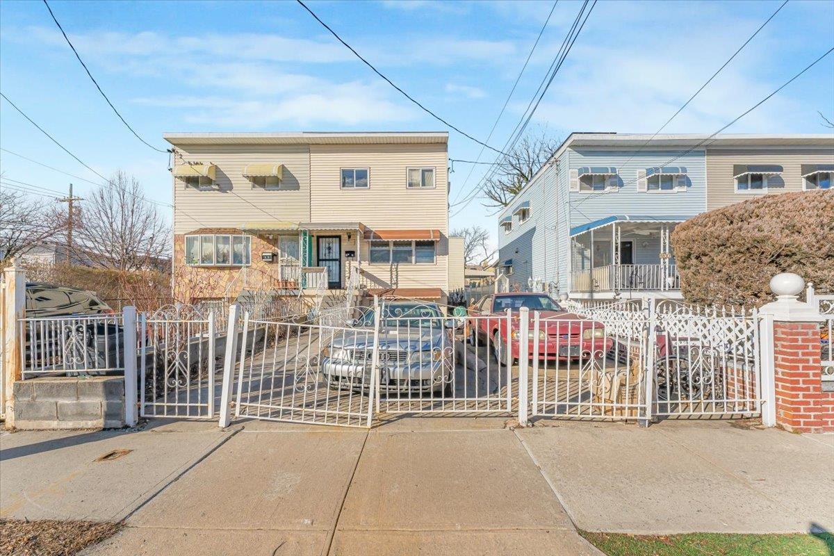 Single Family Lafayette  Bronx, NY 10473, MLS-823420-3