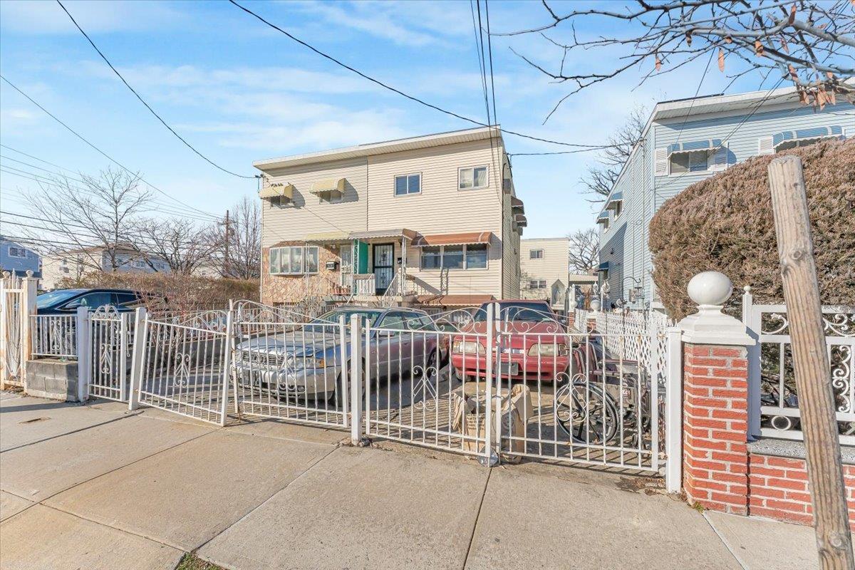 Single Family Lafayette  Bronx, NY 10473, MLS-823420-4