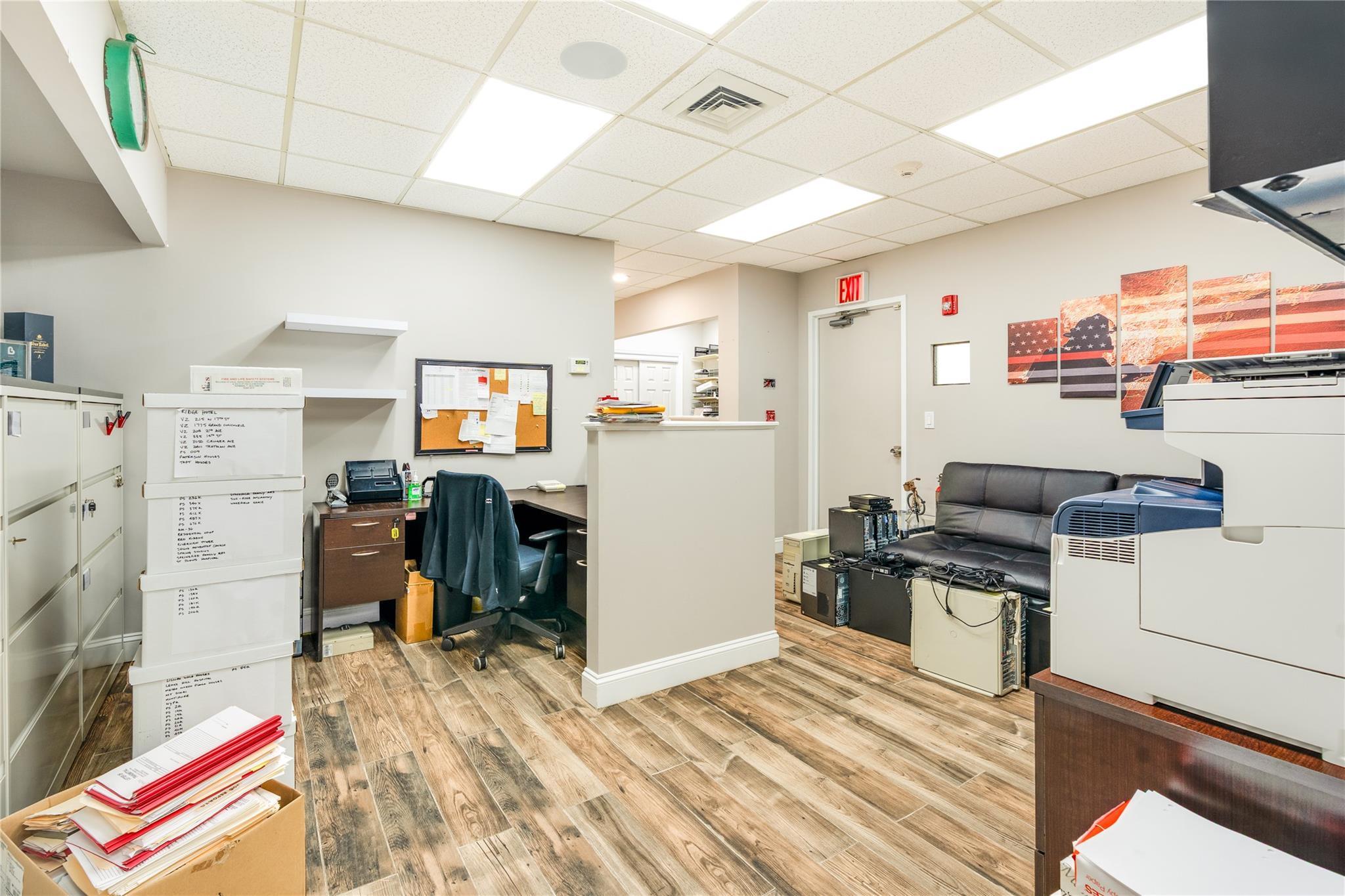 Commercial Sale 13th Street  Queens, NY 11101, MLS-823602-22