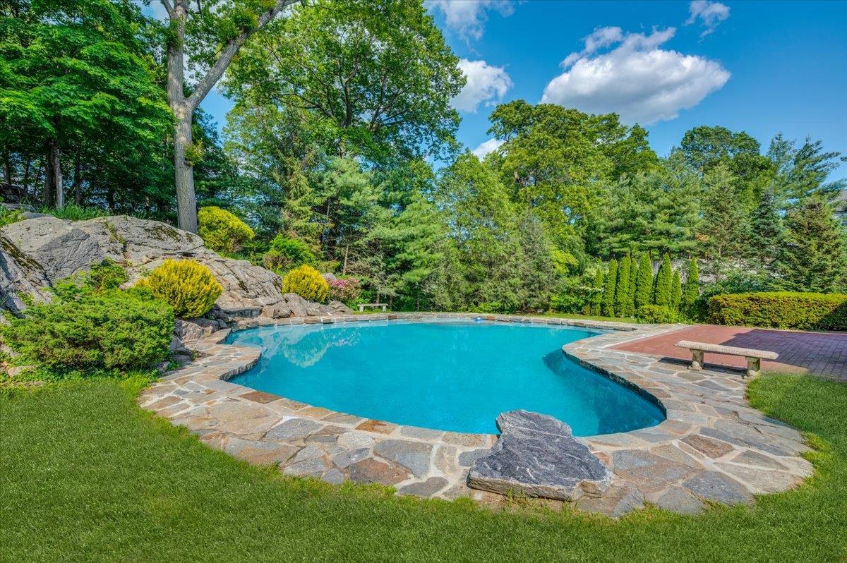 Single Family Lakeside  Westchester County, NY 10580, MLS-823716-18