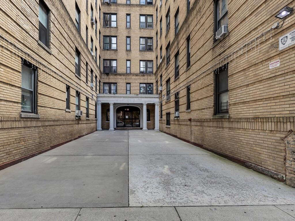 Coop 208th  Bronx, NY 10467, MLS-823781-10