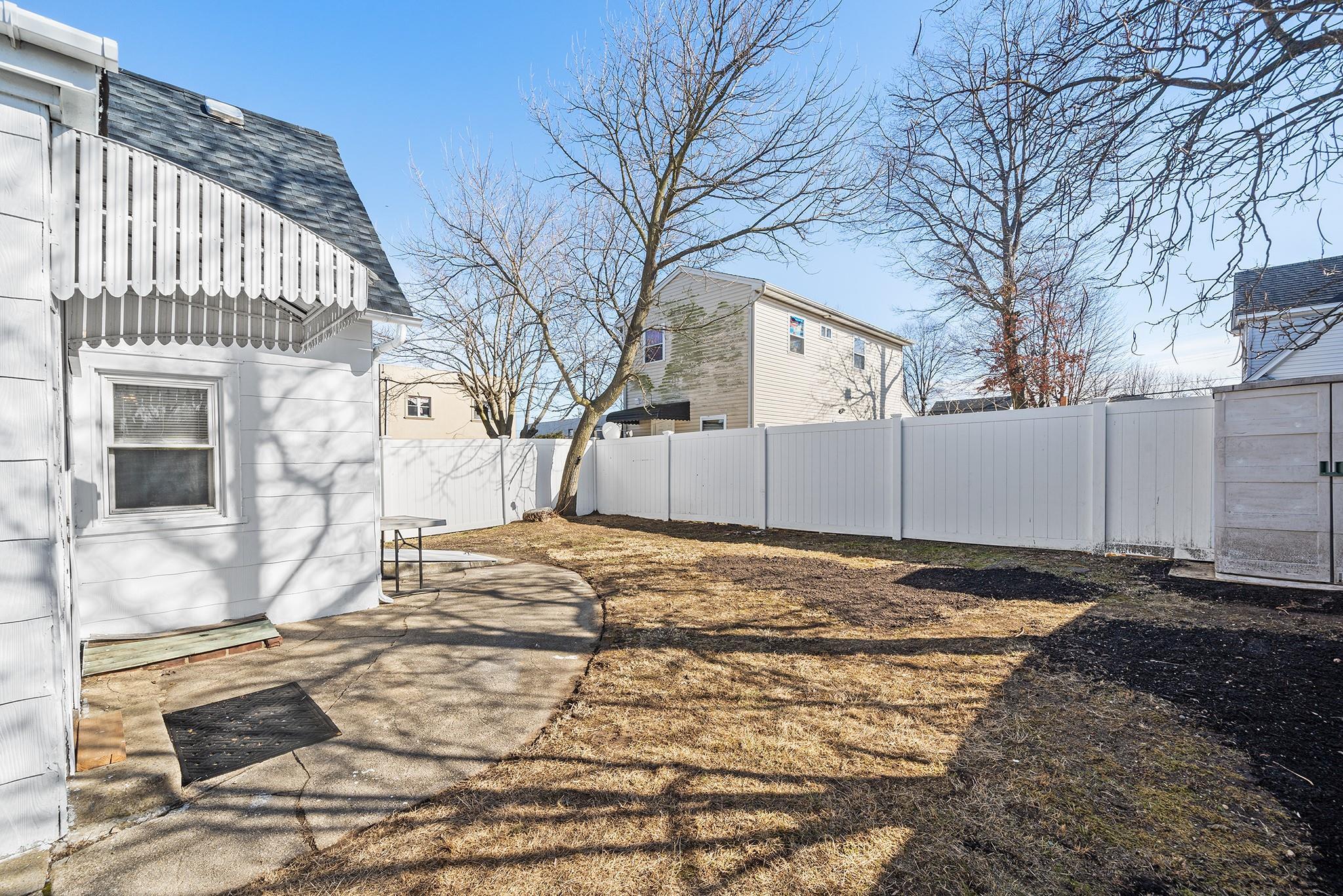 Single Family Harrison  Nassau County, NY 11553, MLS-823865-22