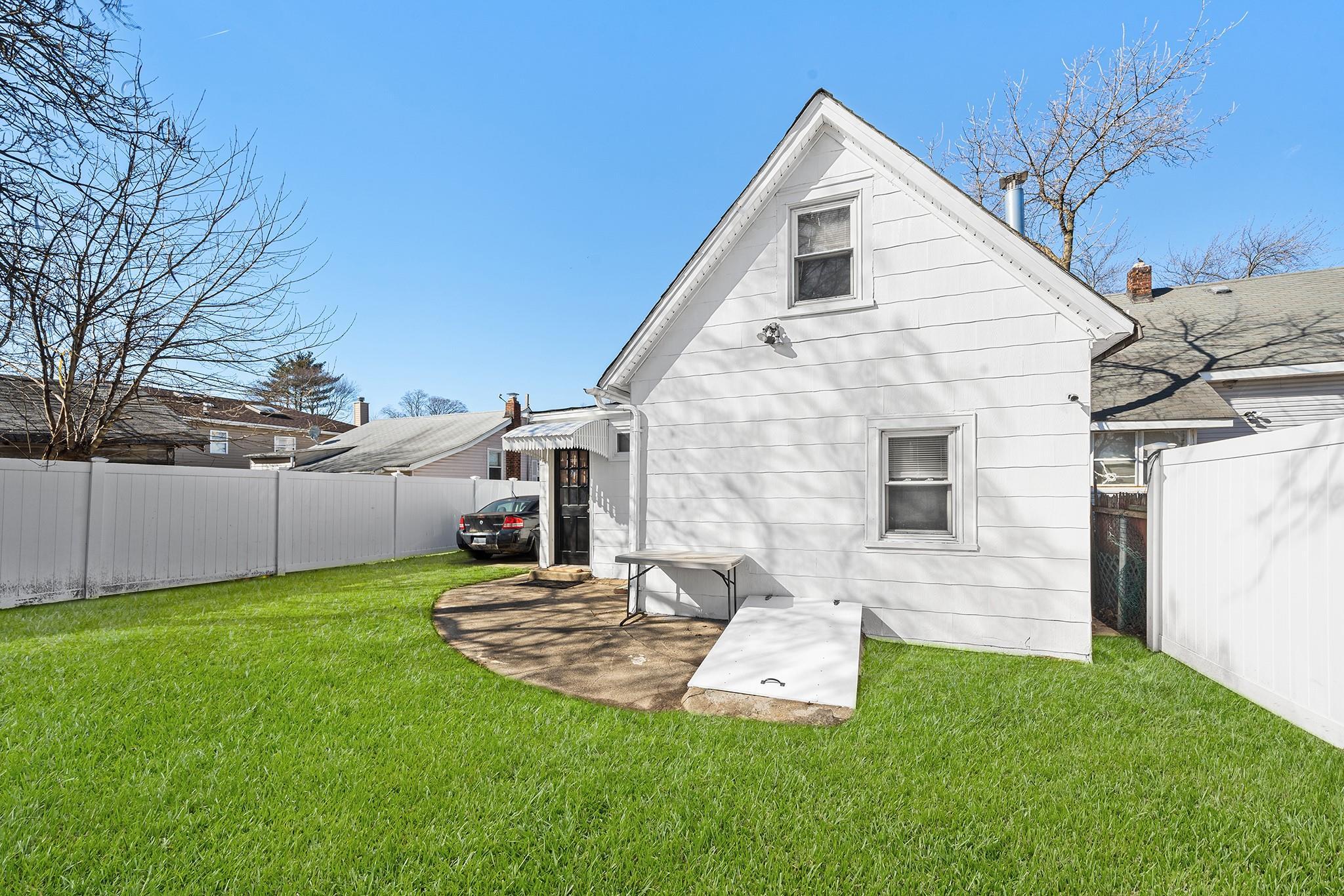 Single Family Harrison  Nassau County, NY 11553, MLS-823865-23