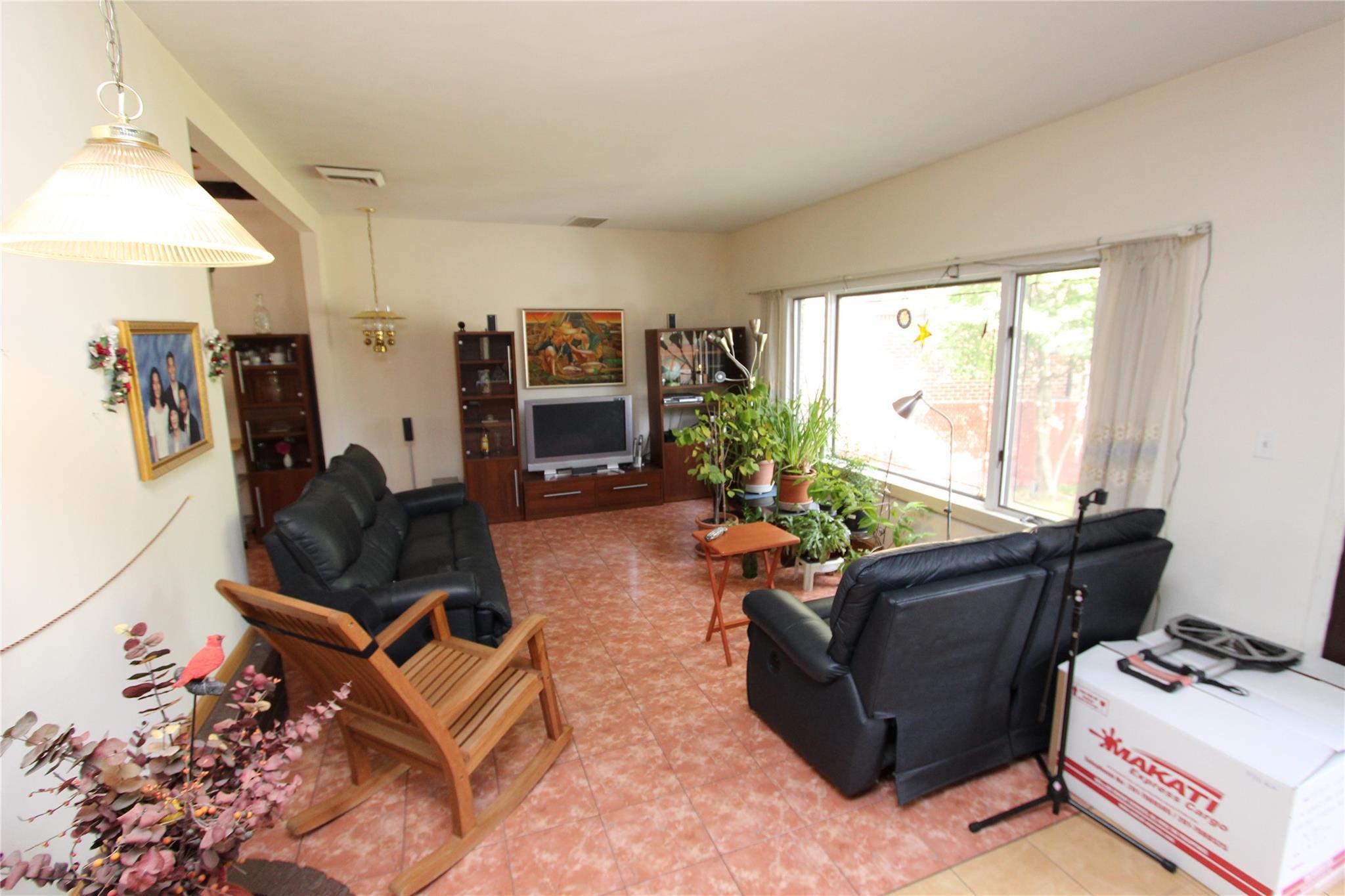 Single Family Epsom  Queens, NY 11423, MLS-823909-4