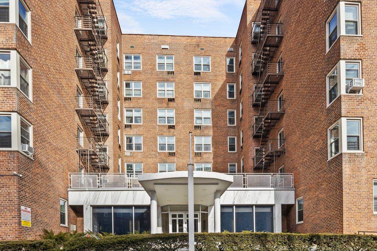 Coop Kappock  Bronx, NY 10463, MLS-823927-10