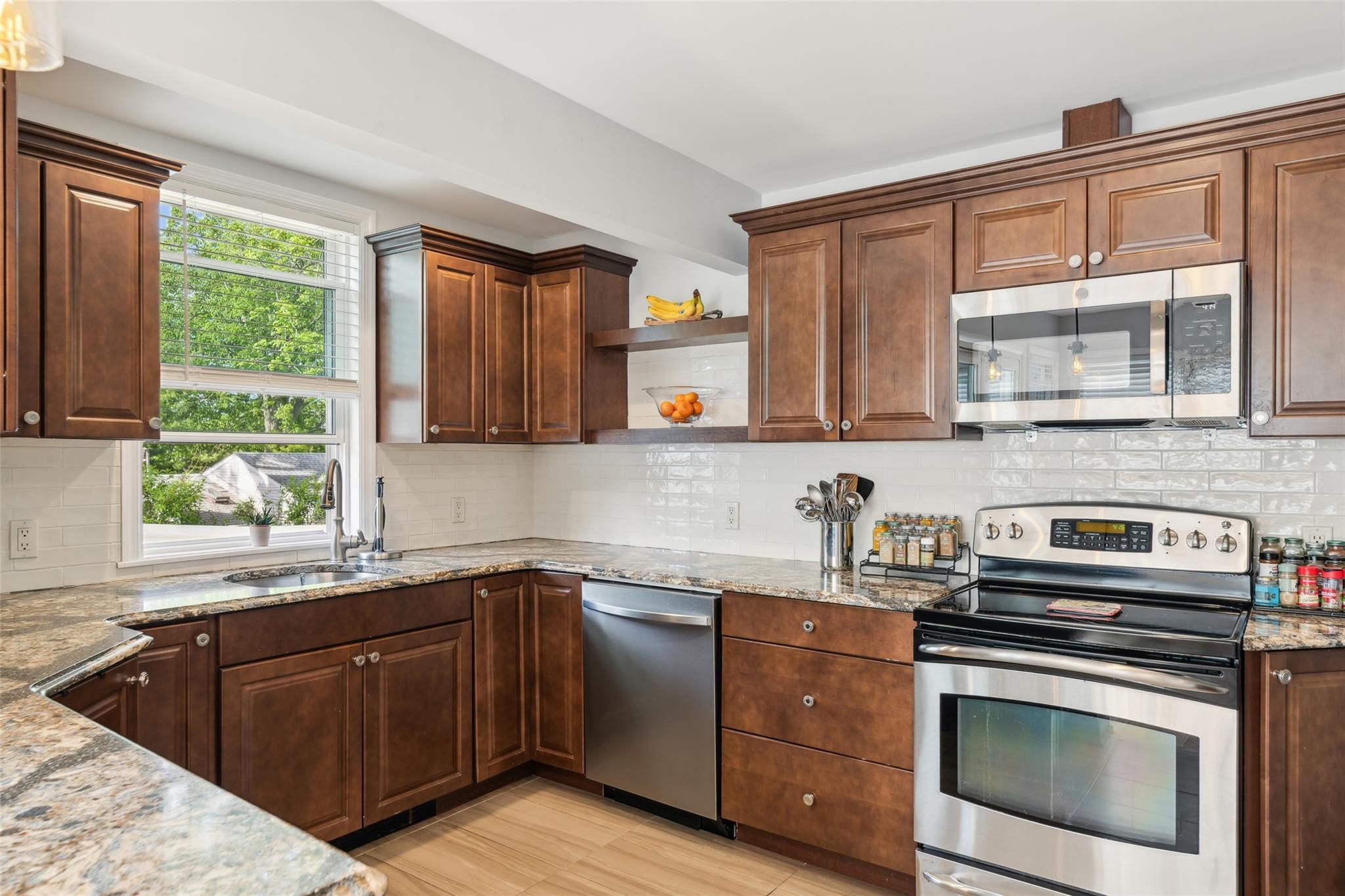 Single Family Tuscarora  Suffolk County, NY 11721, MLS-823939-12