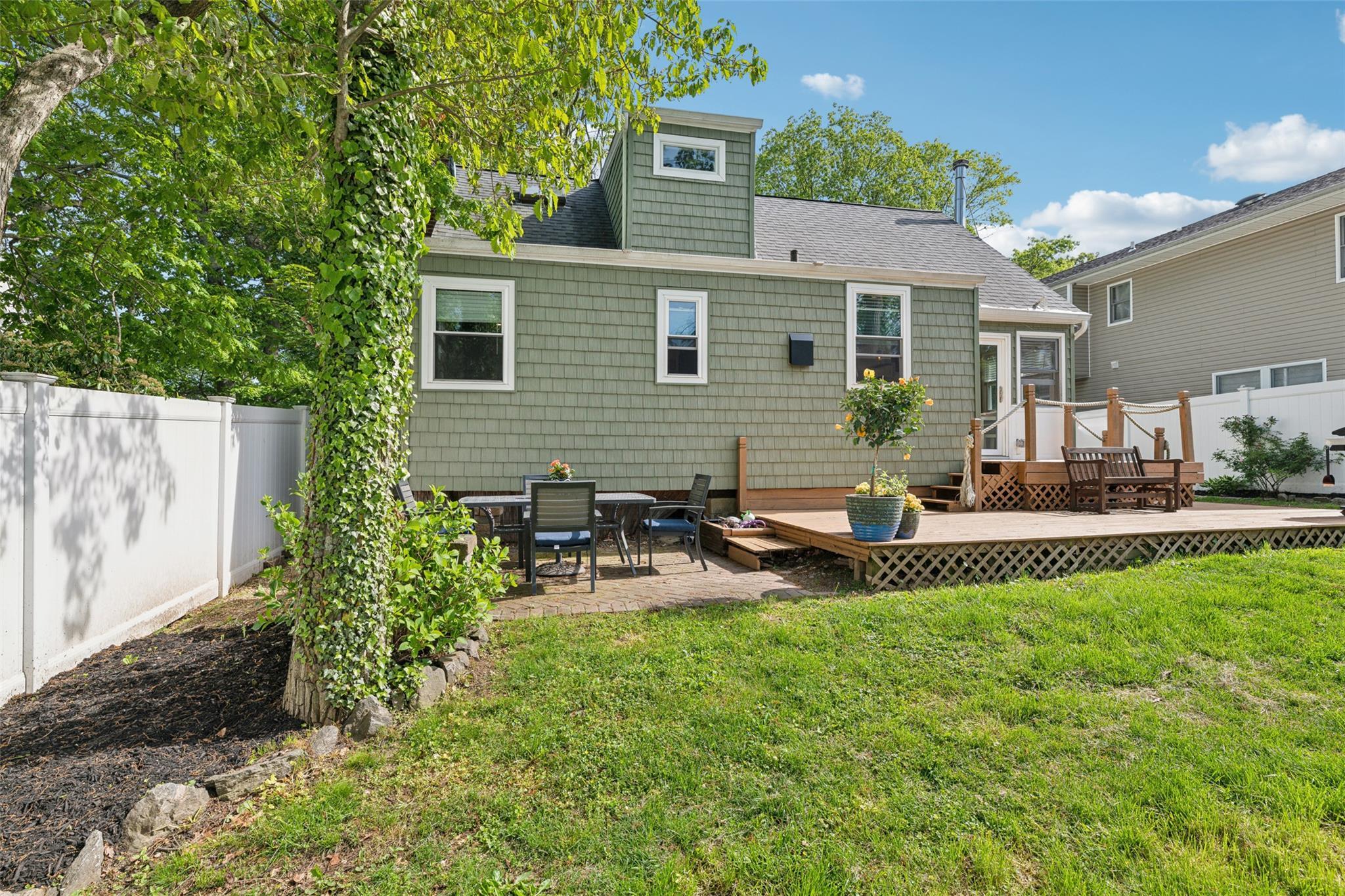 Single Family Tuscarora  Suffolk County, NY 11721, MLS-823939-35