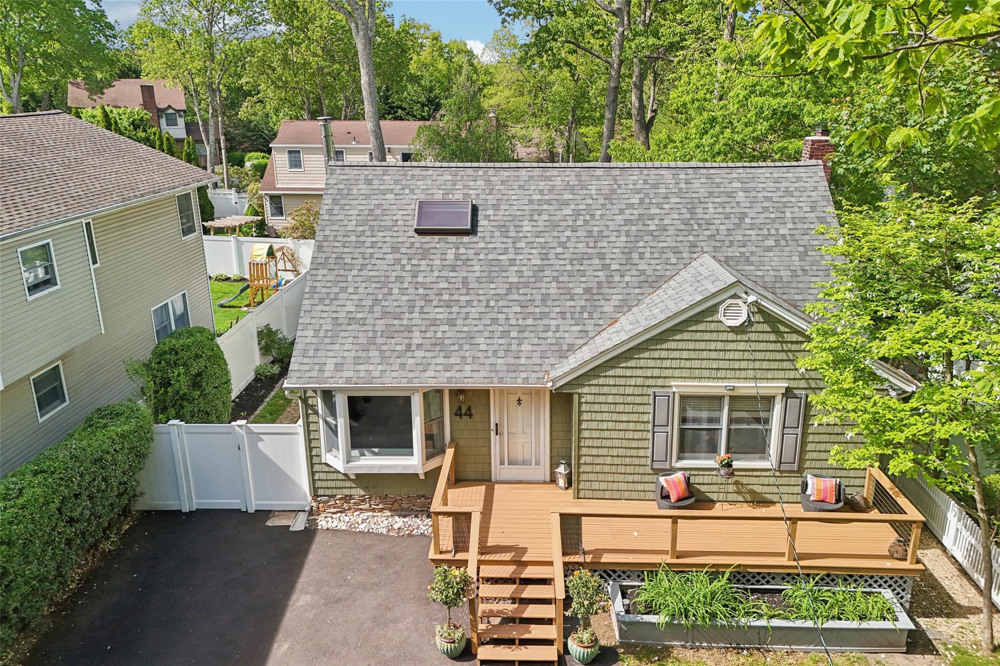 Single Family Tuscarora  Suffolk County, NY 11721, MLS-823939-36