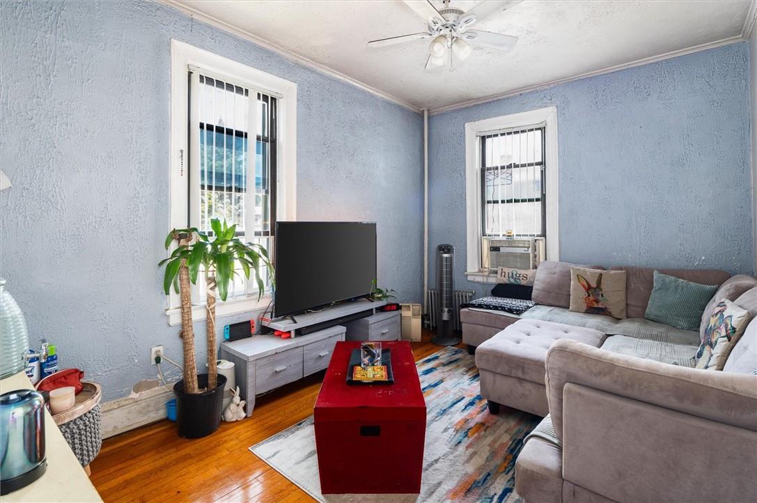 Single Family Fish  Bronx, NY 10469, MLS-824037-31