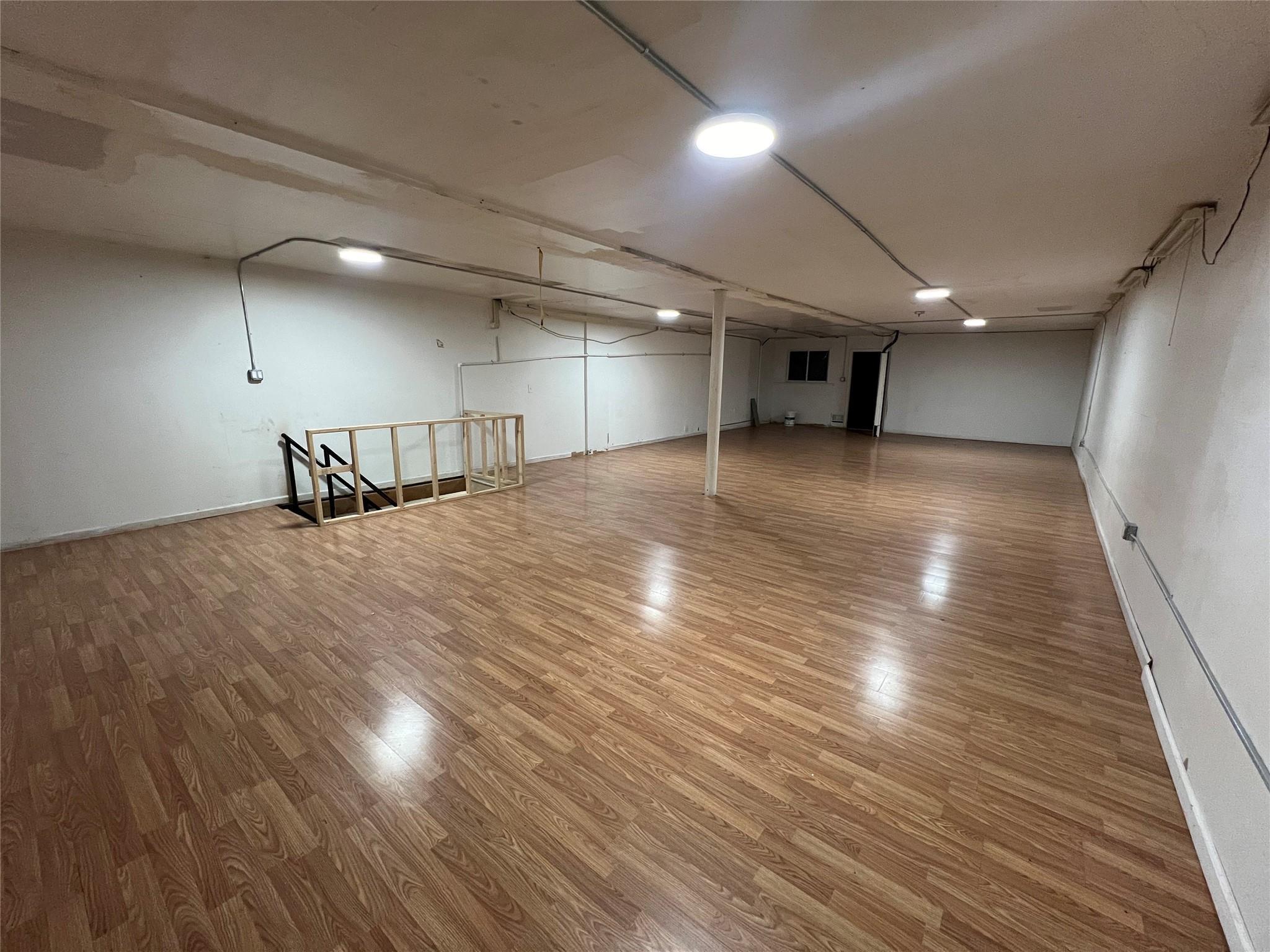 Commercial Lease Broadway  Bronx, NY 10463, MLS-824263-10