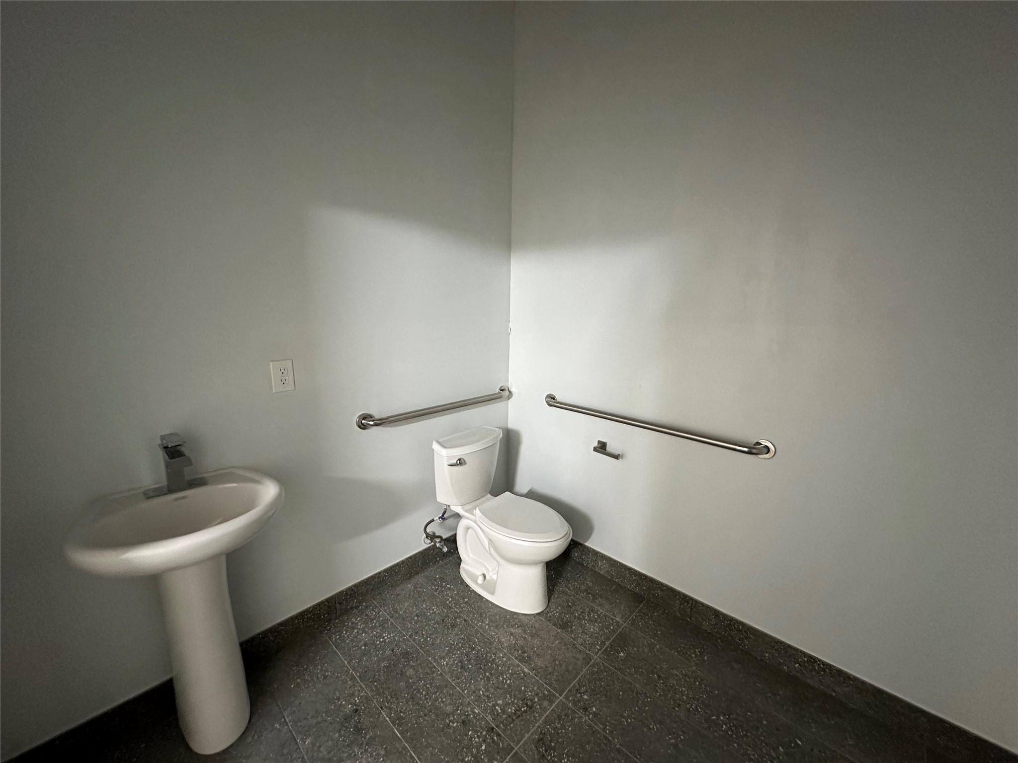Commercial Lease Somers  Brooklyn, NY 11233, MLS-824279-10