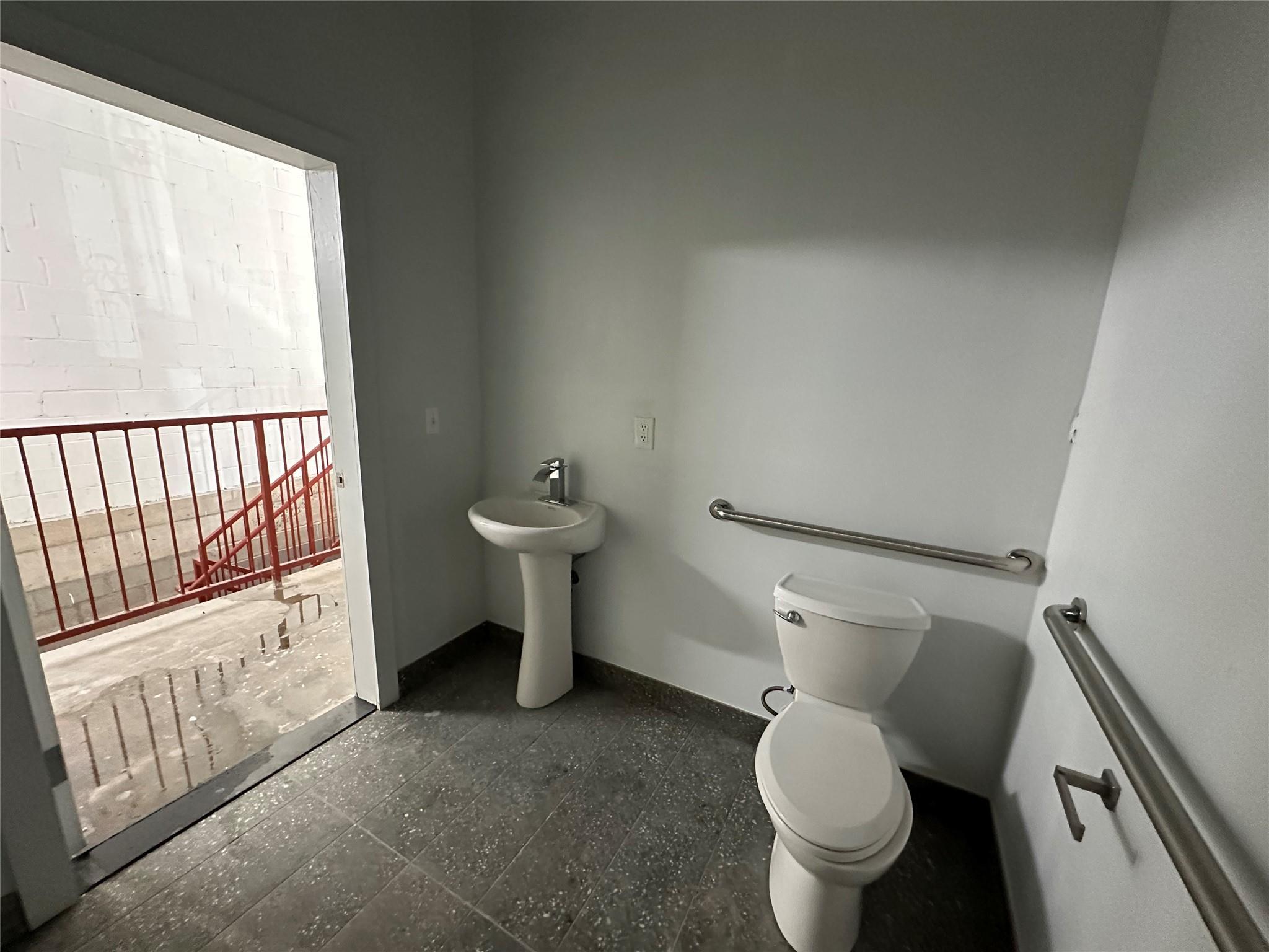 Commercial Lease Somers  Brooklyn, NY 11233, MLS-824279-11