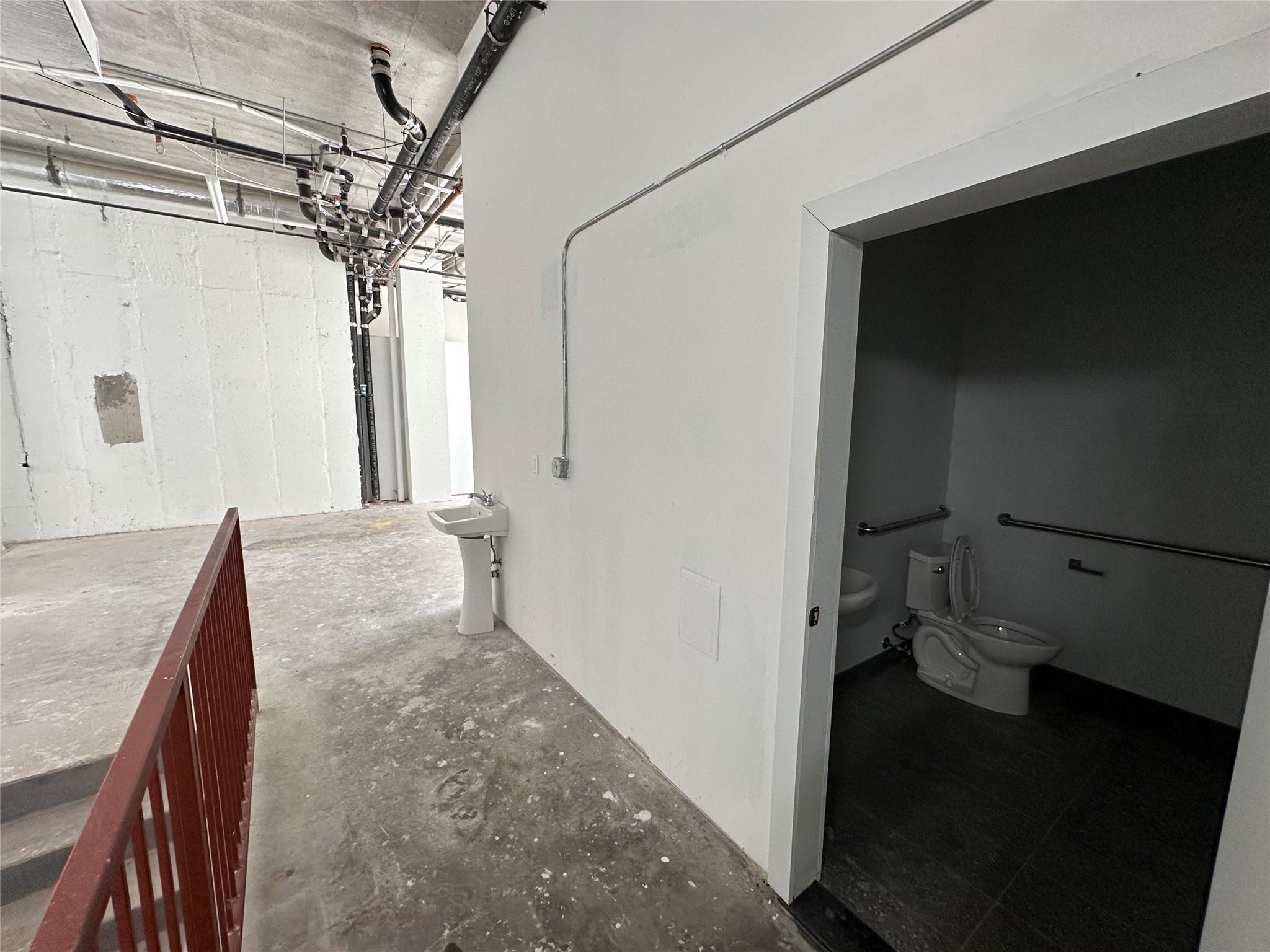 Commercial Lease Somers  Brooklyn, NY 11233, MLS-824279-8