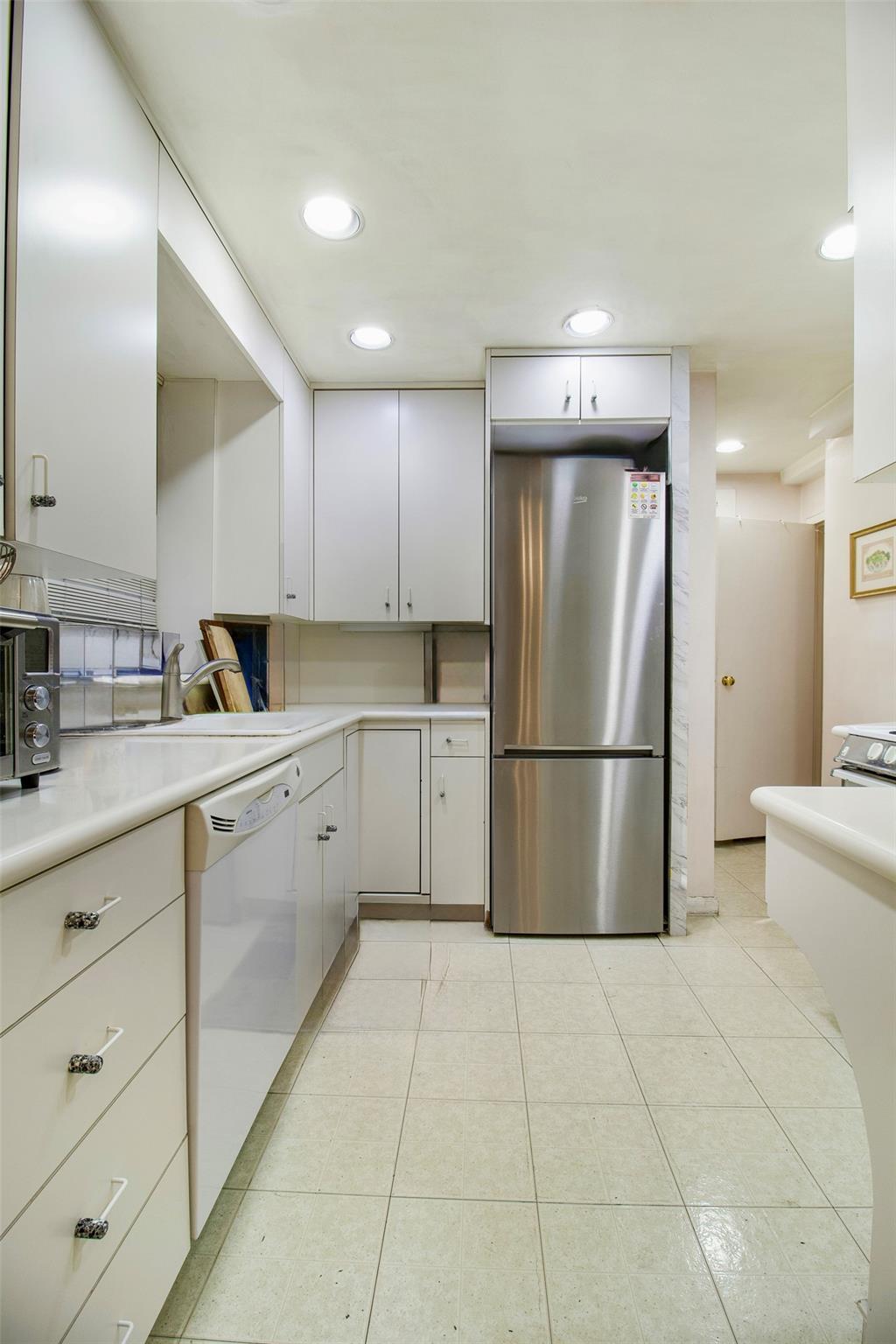 Coop 56  Manhattan, NY 10022, MLS-824339-4