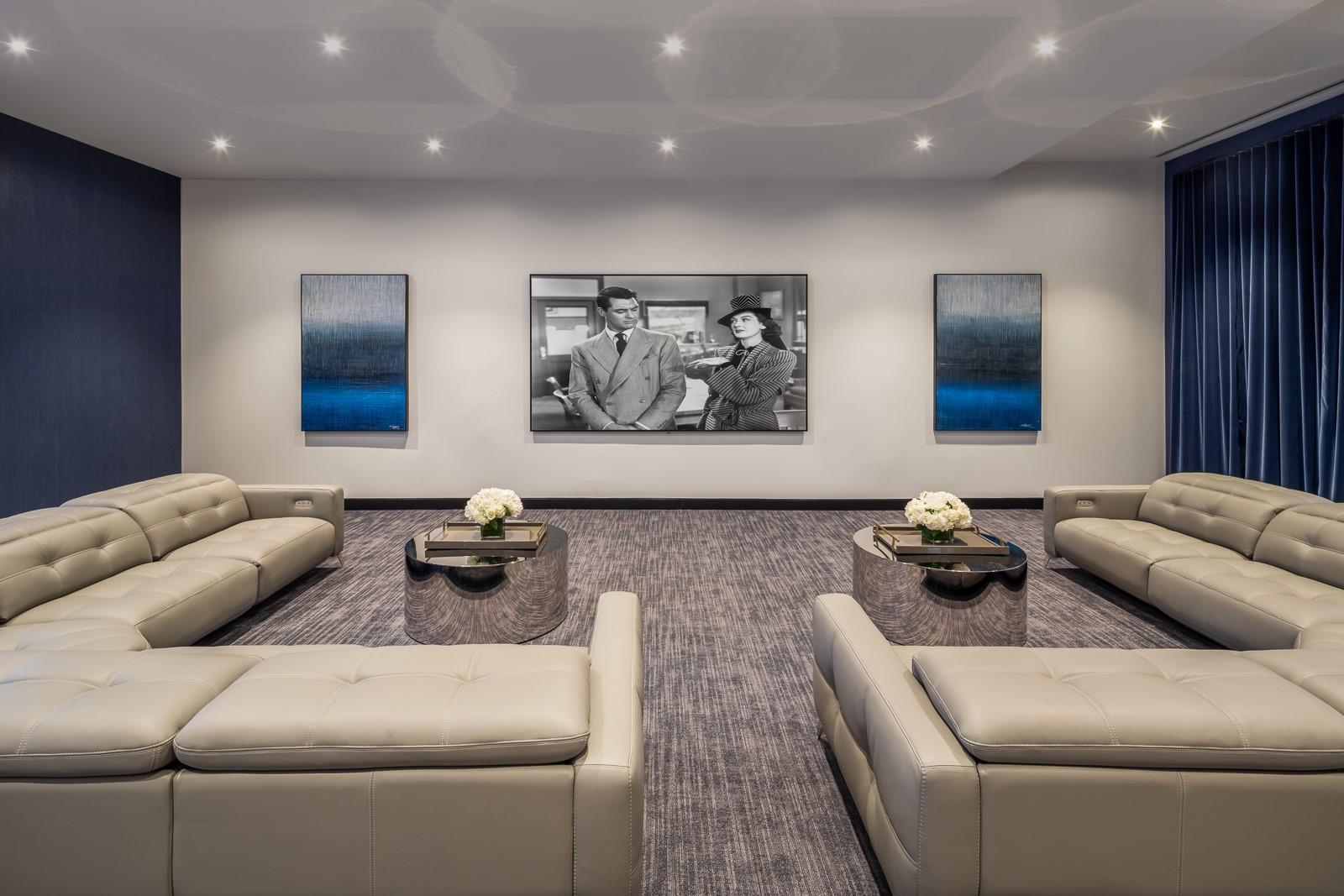 Condo Garvies Point  Nassau County, NY 11542, MLS-824375-21
