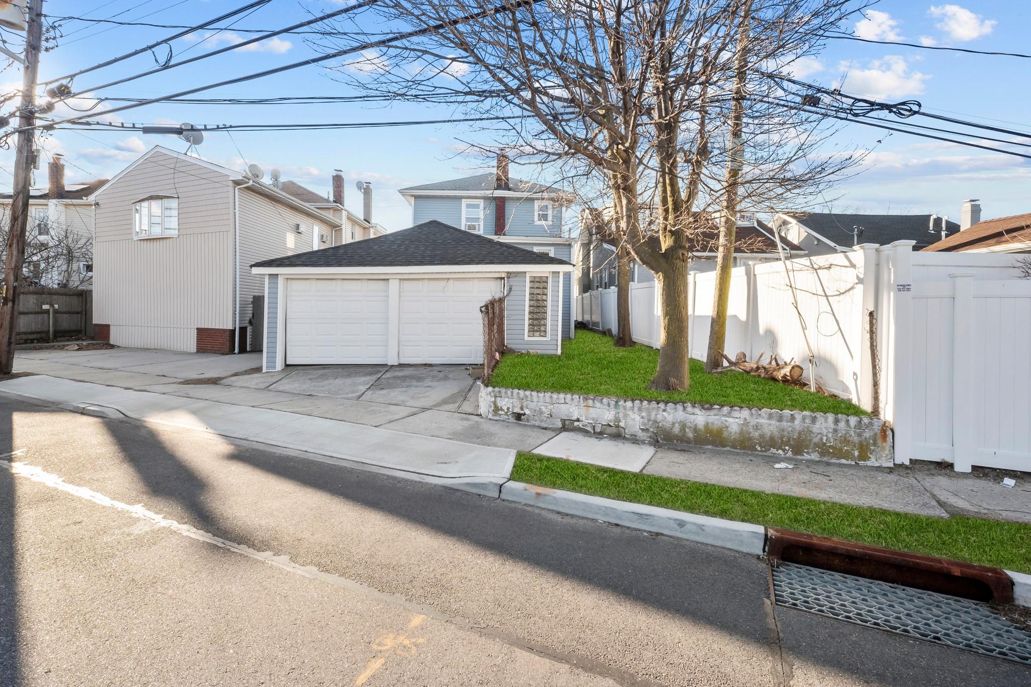 Single Family Parma  Nassau County, NY 11558, MLS-824453-10