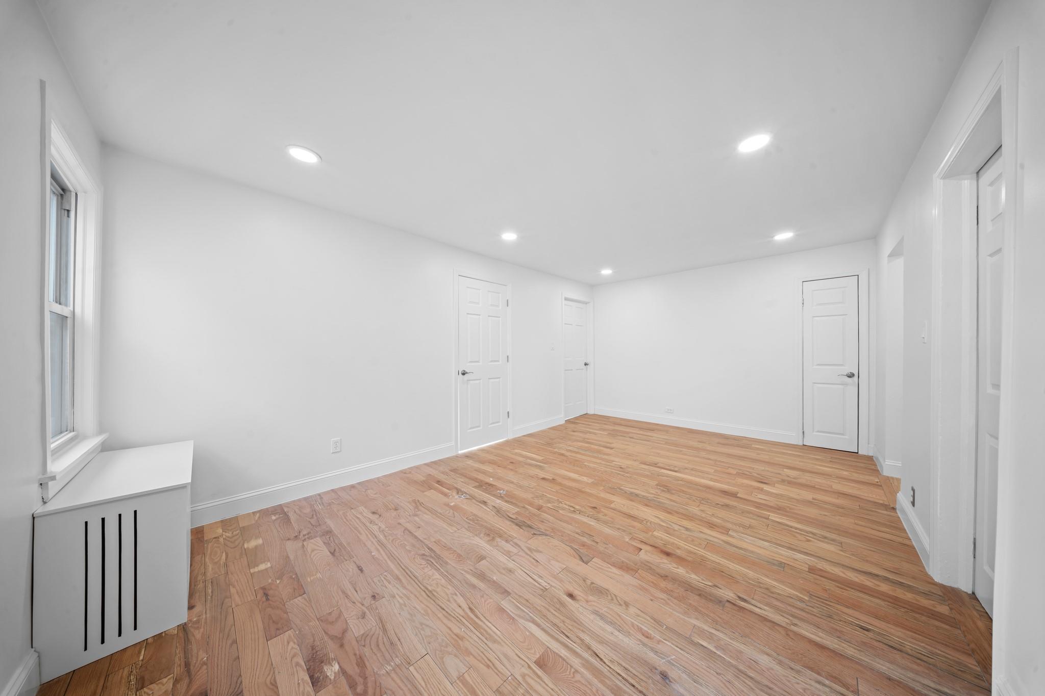 Single Family Parma  Nassau County, NY 11558, MLS-824453-6