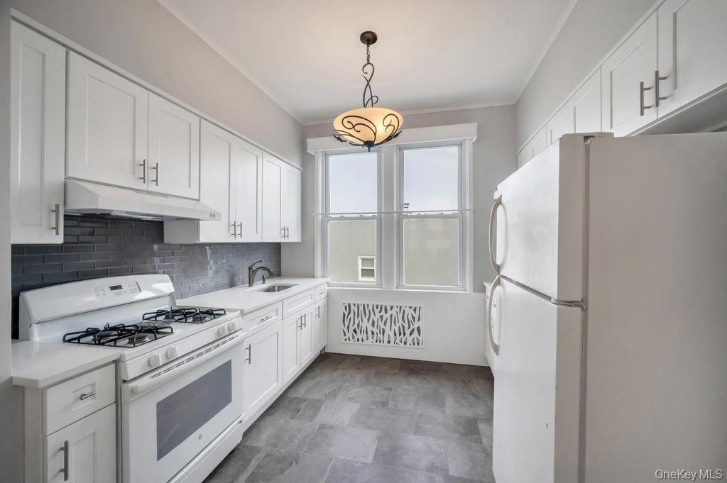 Single Family 67th Road Queens, NY 11379, MLS-824466-22