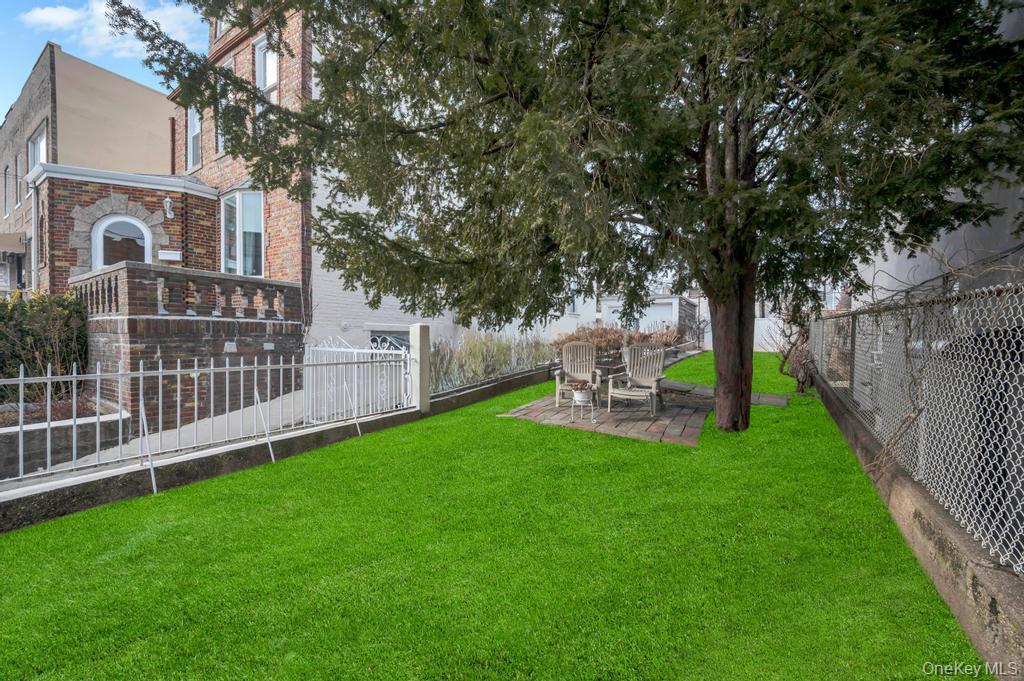 Single Family 67th Road Queens, NY 11379, MLS-824466-38