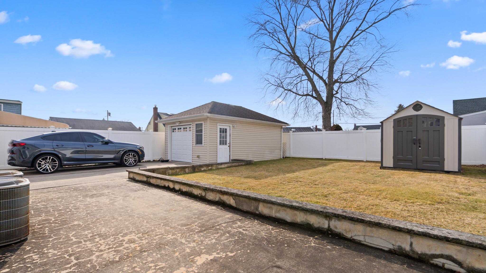 Single Family Whaley  Nassau County, NY 11714, MLS-824519-19