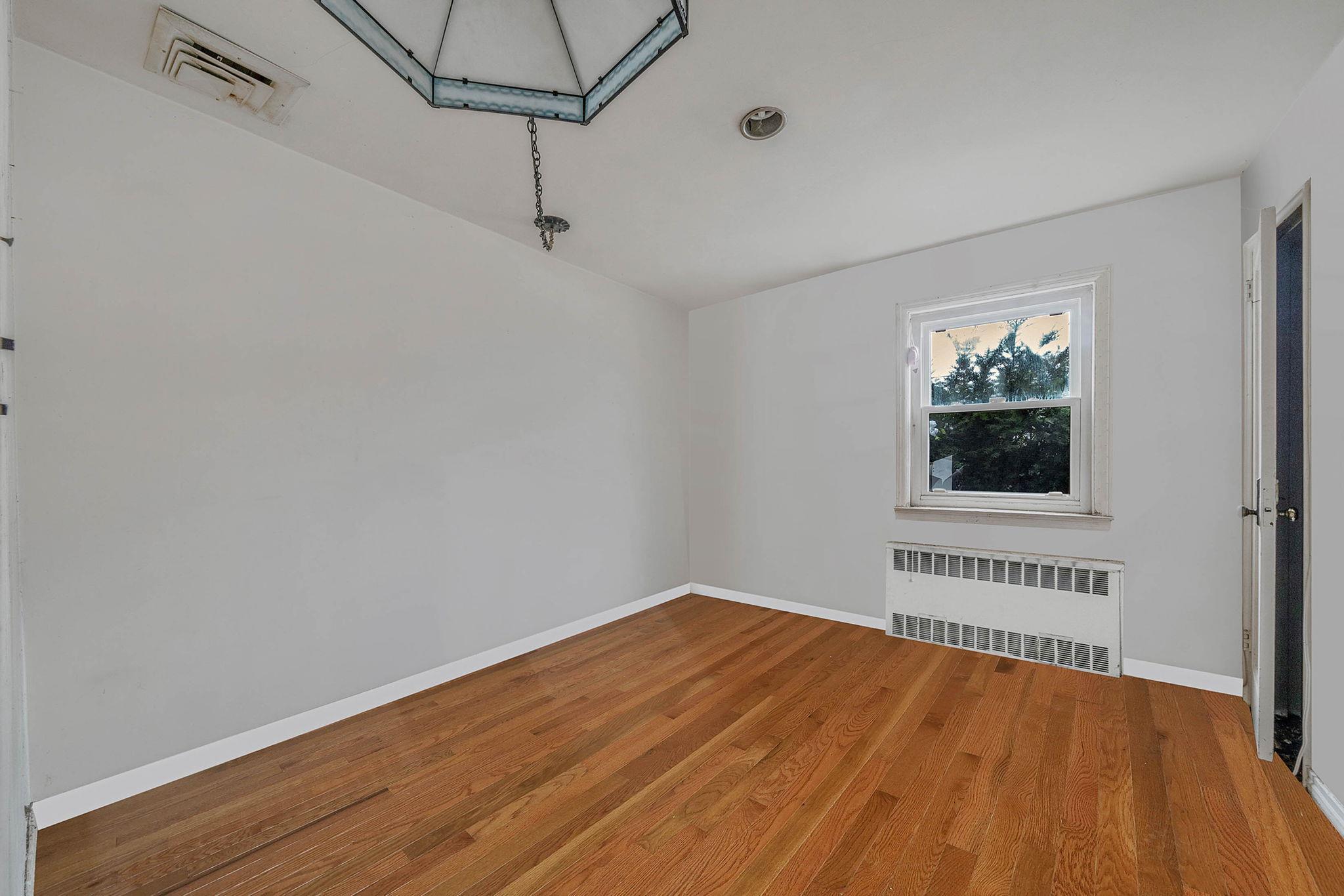 Single Family Vinton  Nassau County, NY 11561, MLS-824521-14