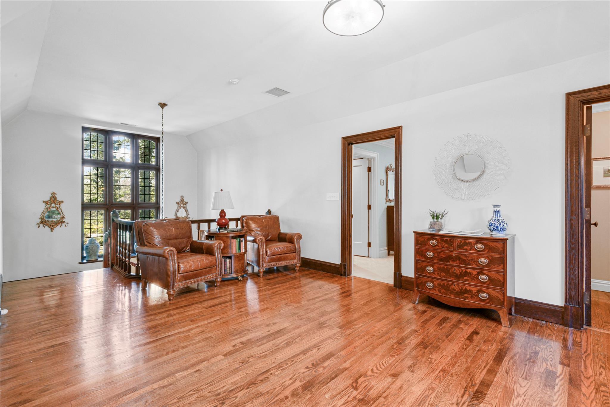 Single Family Murray Hill  Westchester County, NY 10583, MLS-824564-19