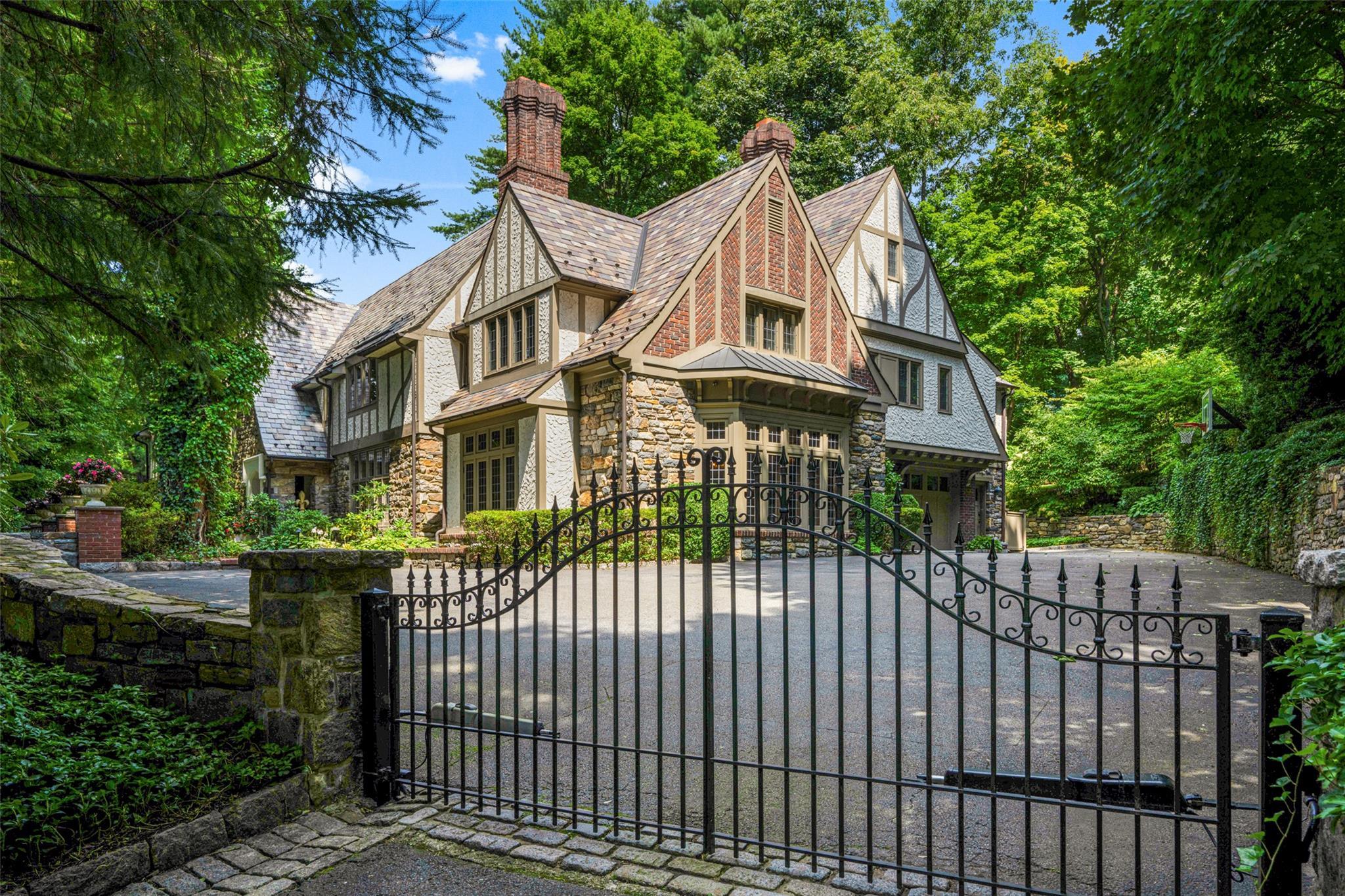 Single Family Murray Hill  Westchester County, NY 10583, MLS-824564-2
